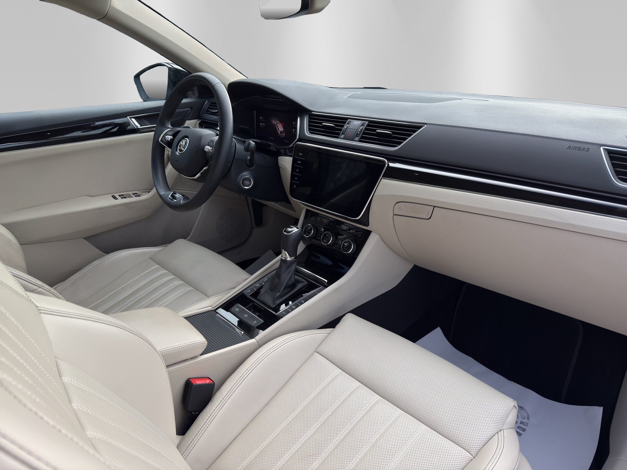 listing desktop thumbnail image 15