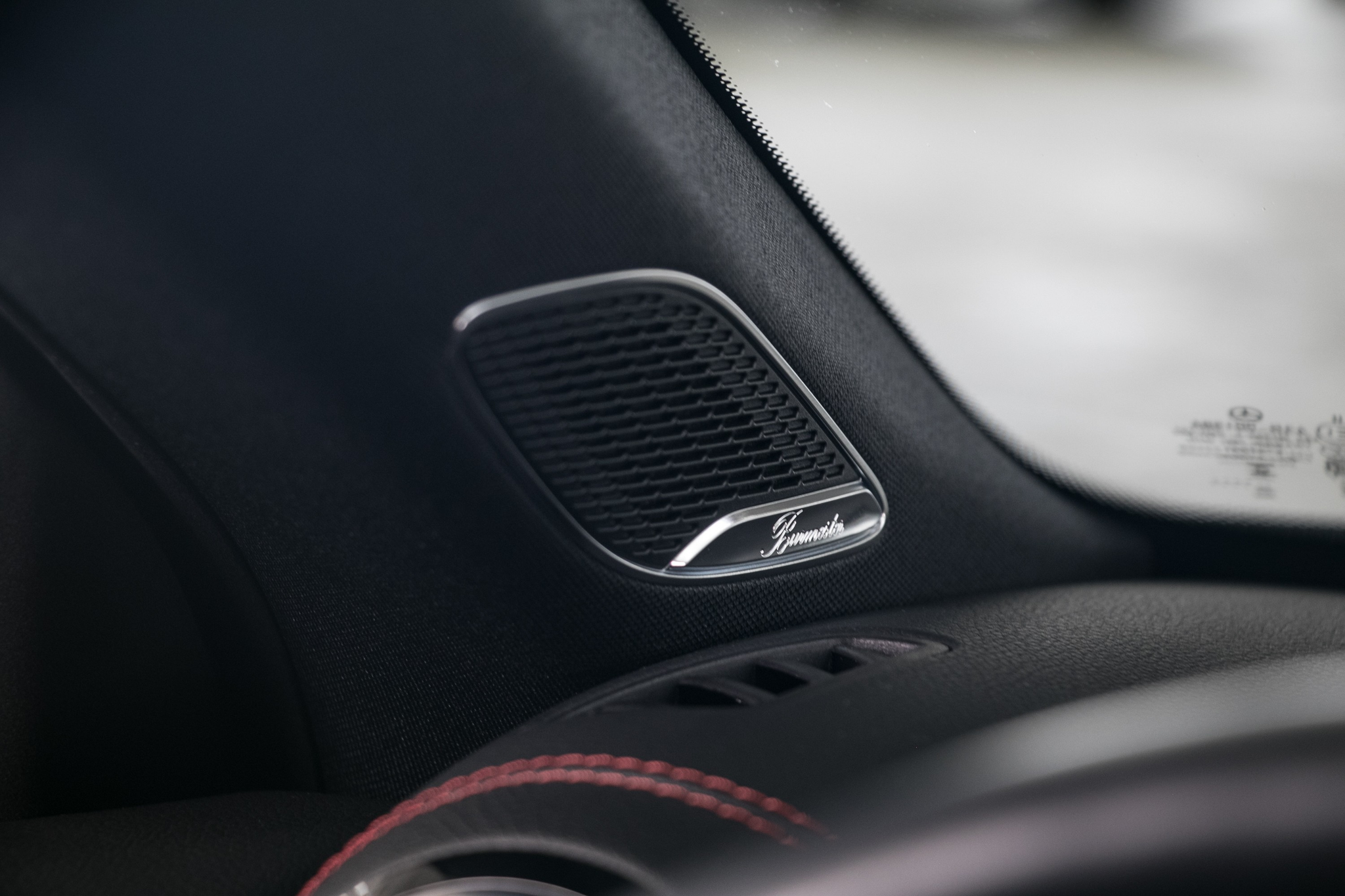 listing desktop thumbnail image 11