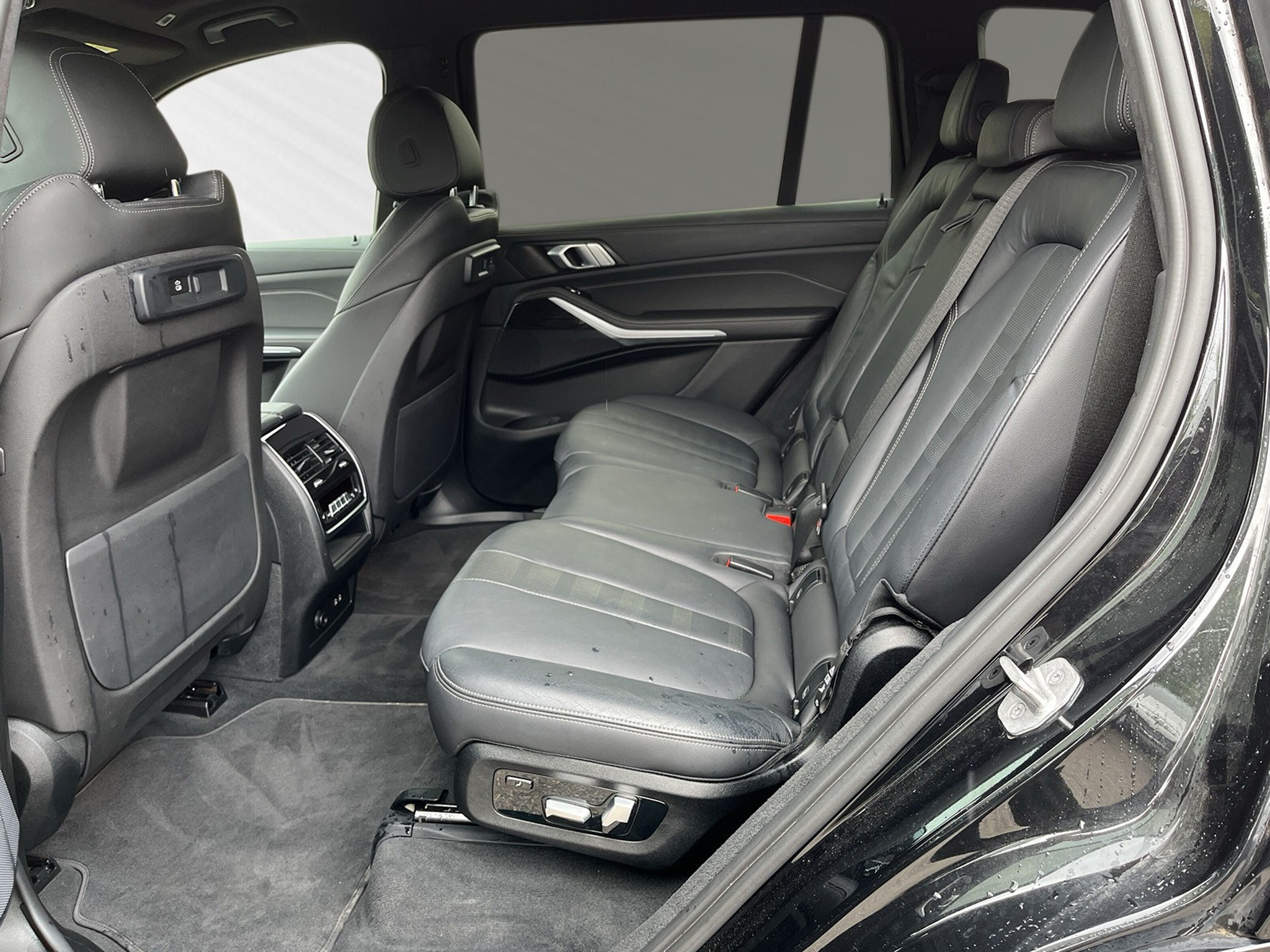 listing desktop thumbnail image 6