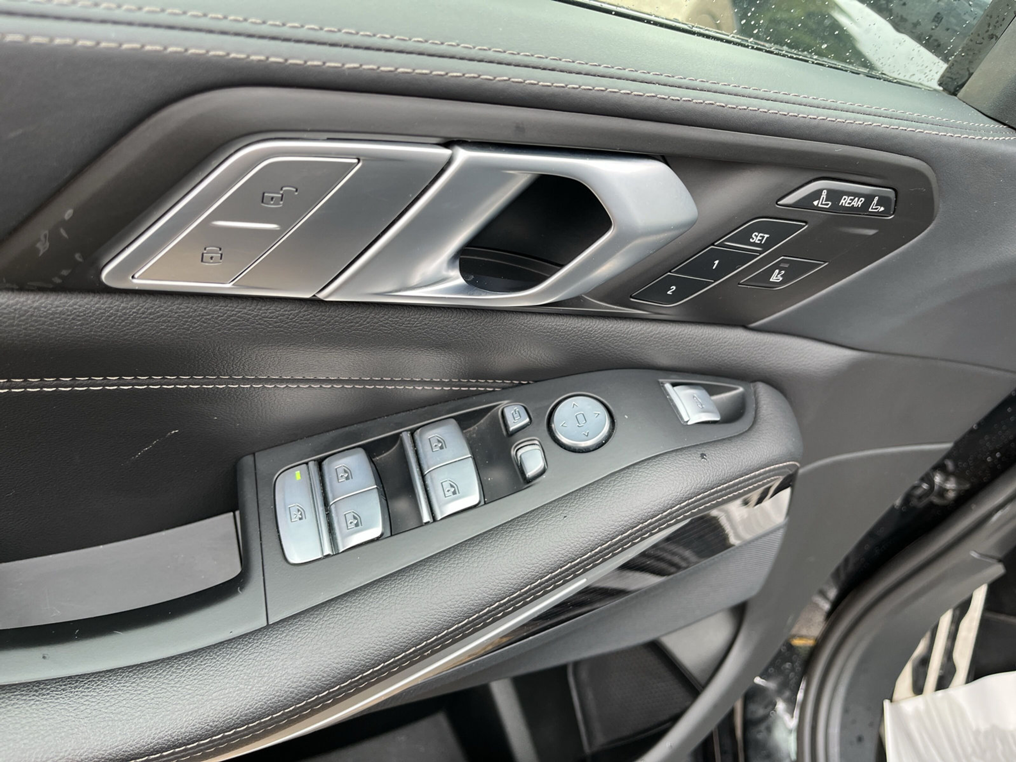 listing desktop thumbnail image 16