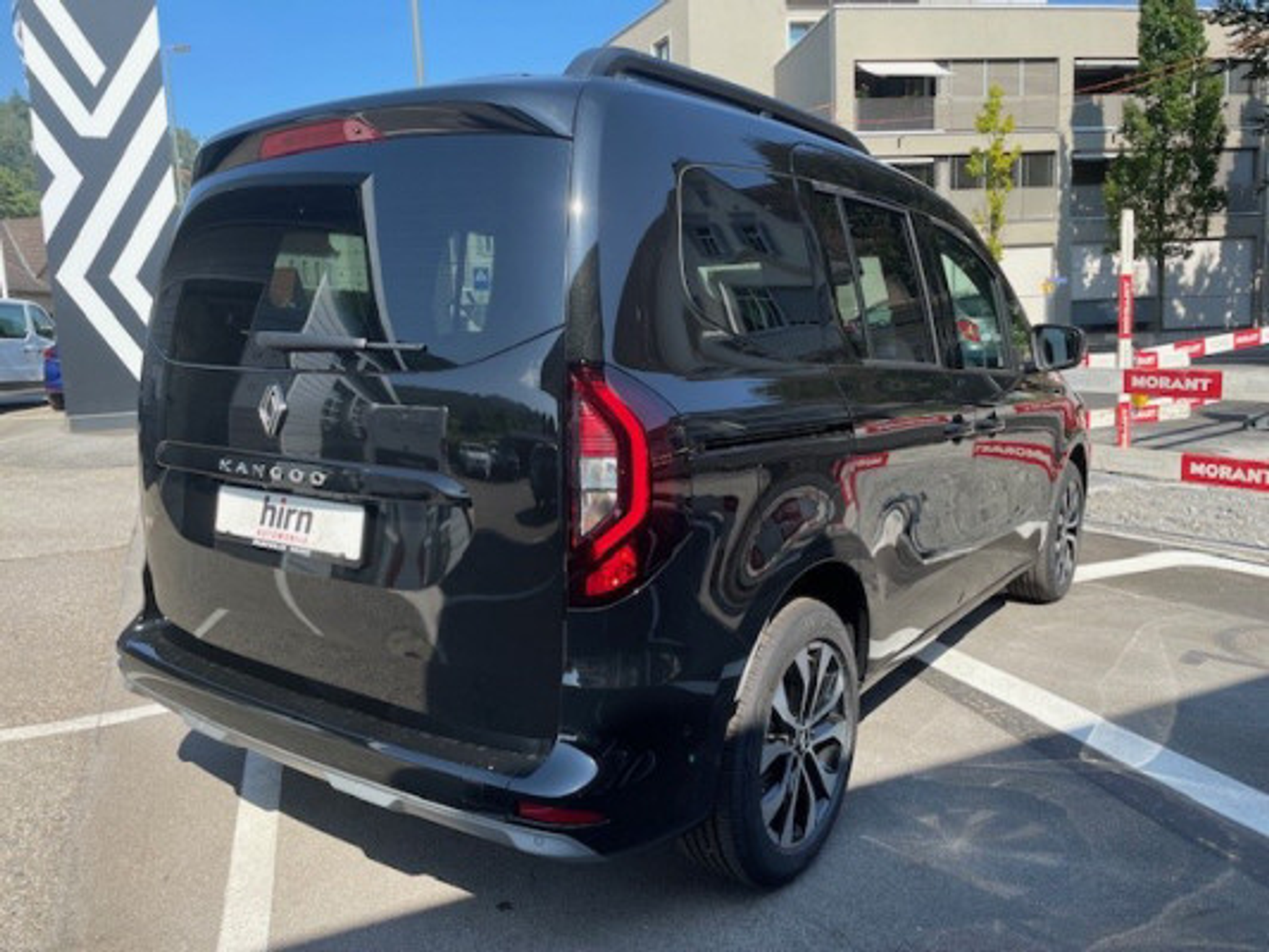 listing desktop thumbnail image 2