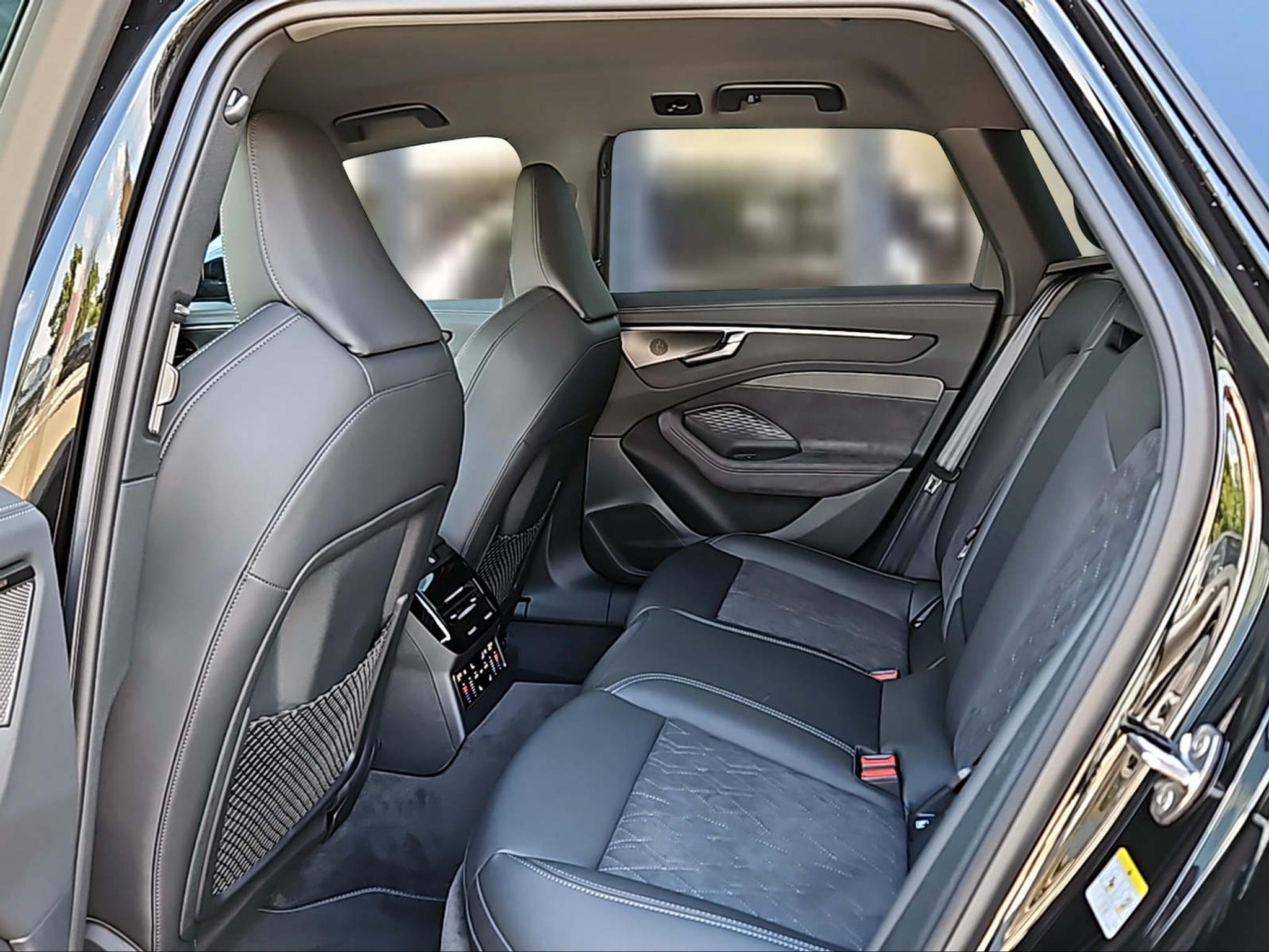 listing desktop thumbnail image 9