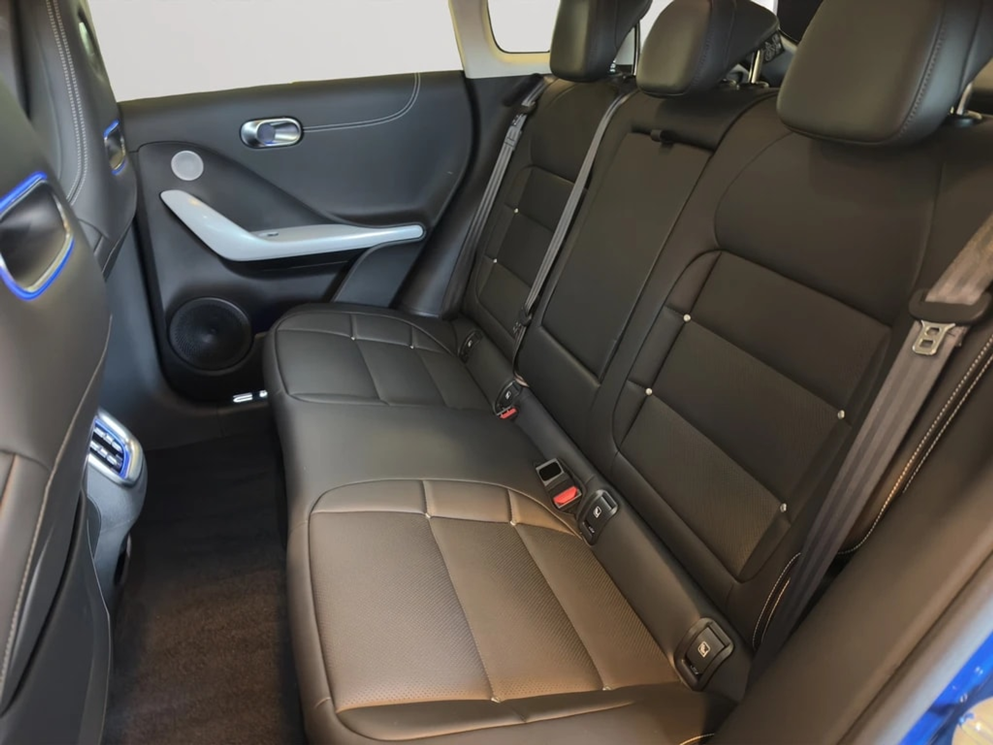 listing desktop thumbnail image 12