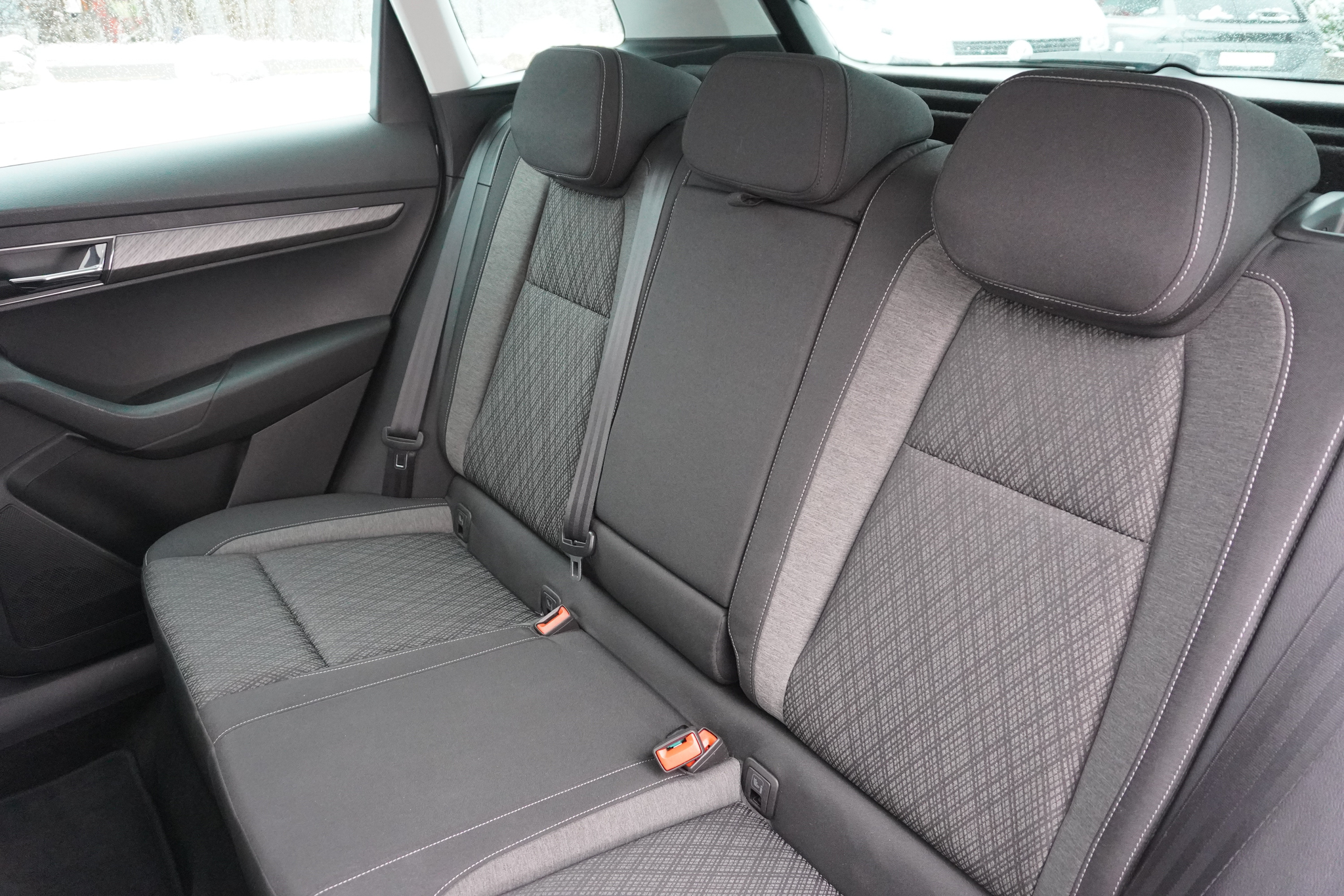 listing desktop thumbnail image 11