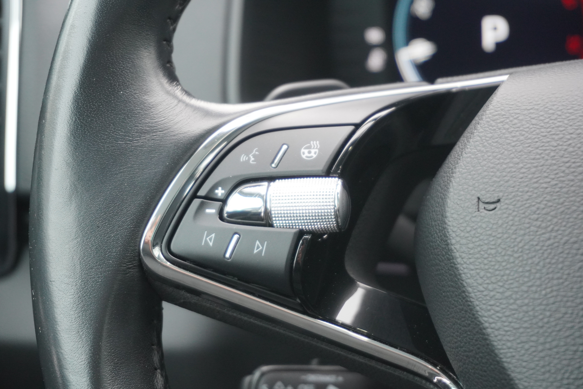 listing desktop thumbnail image 16