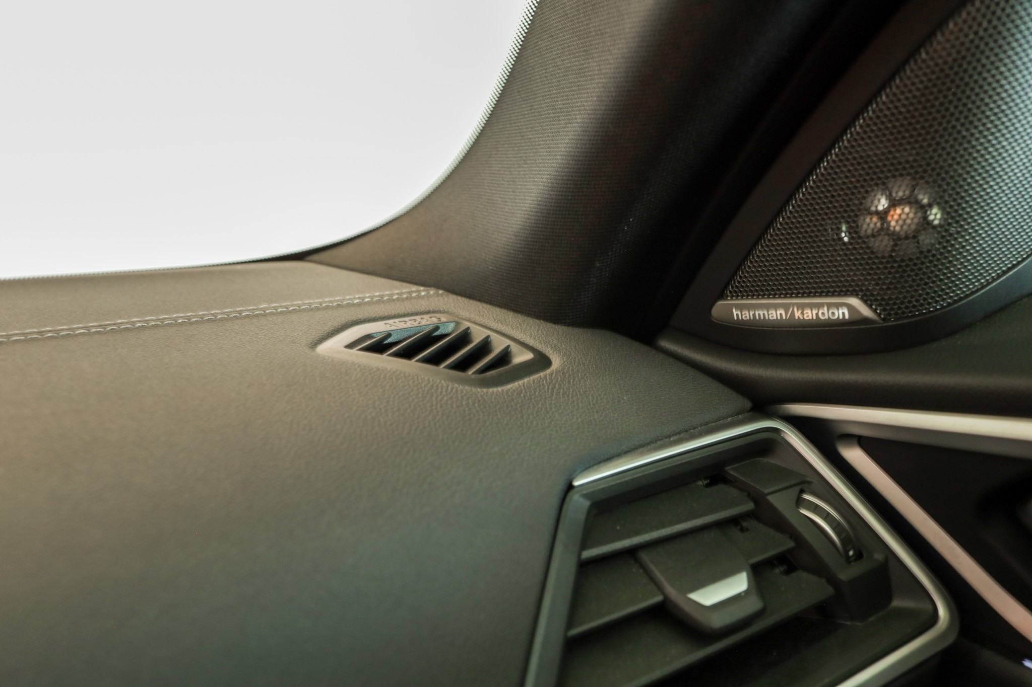 listing desktop thumbnail image 19