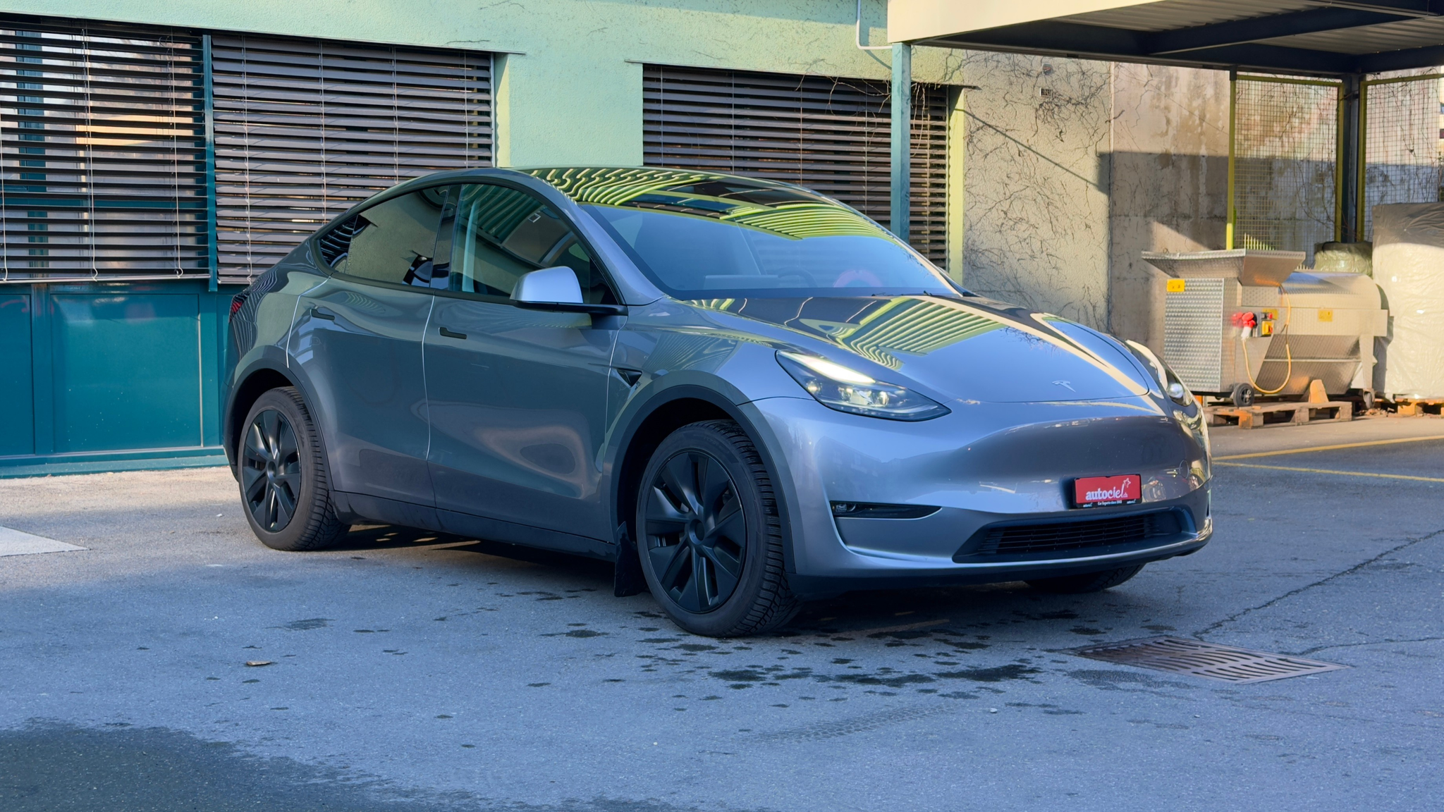 listing desktop thumbnail image 6