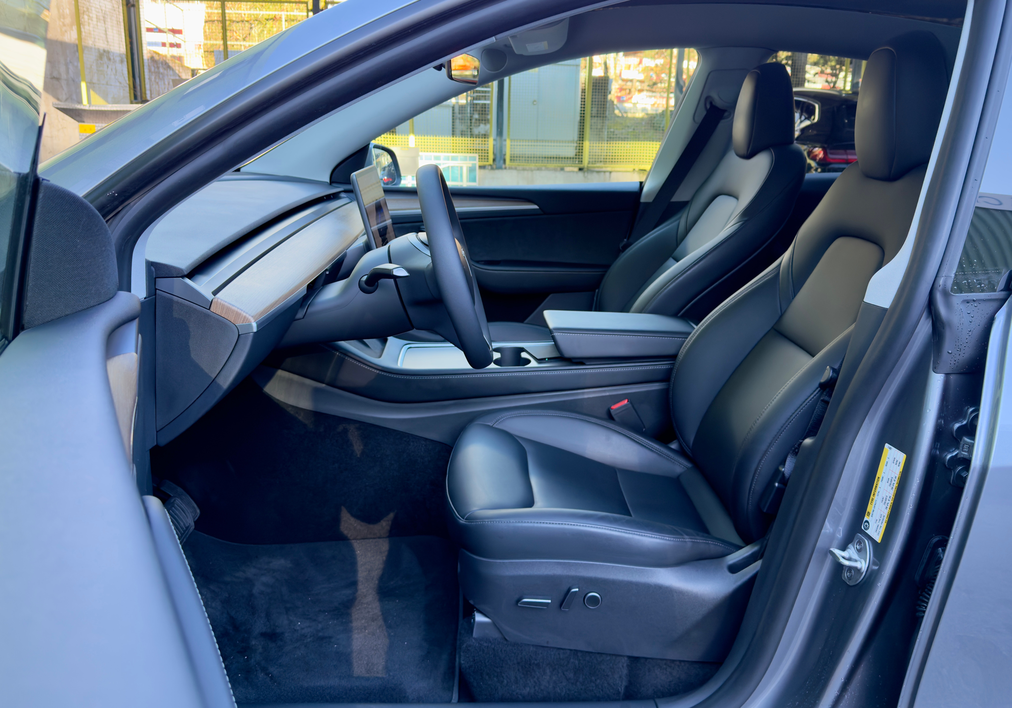 listing desktop thumbnail image 12