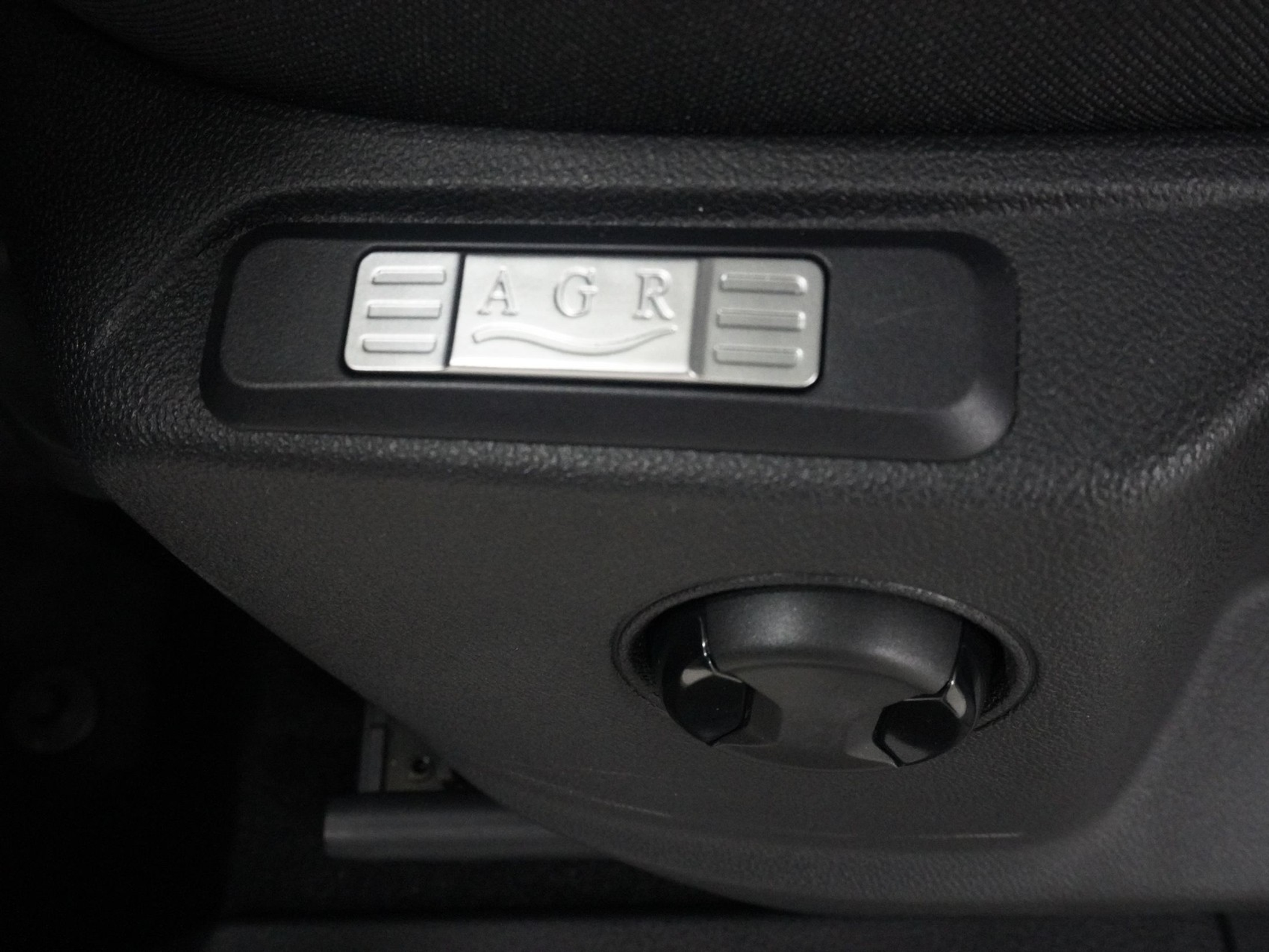 listing desktop thumbnail image 12