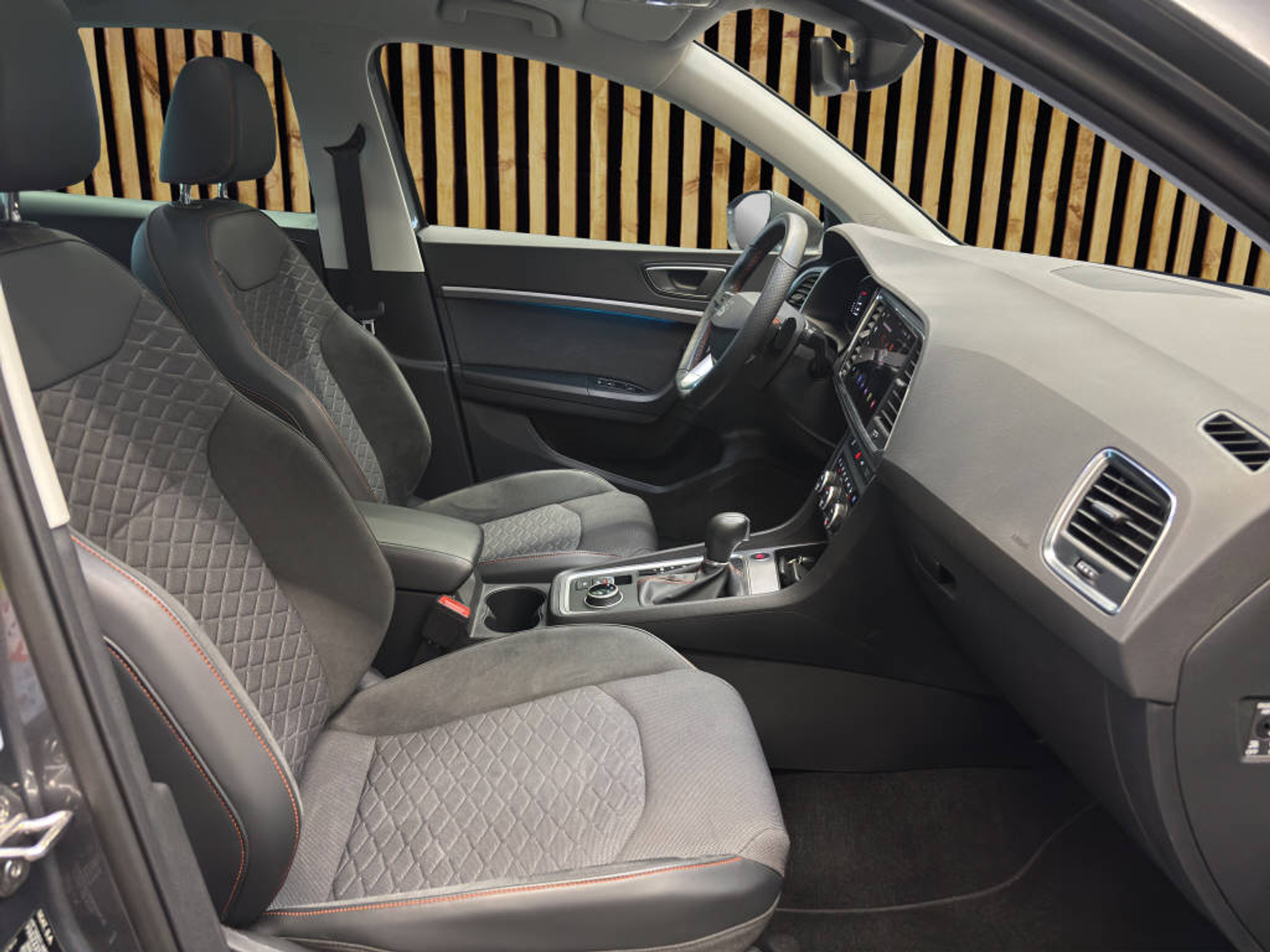 listing desktop thumbnail image 4