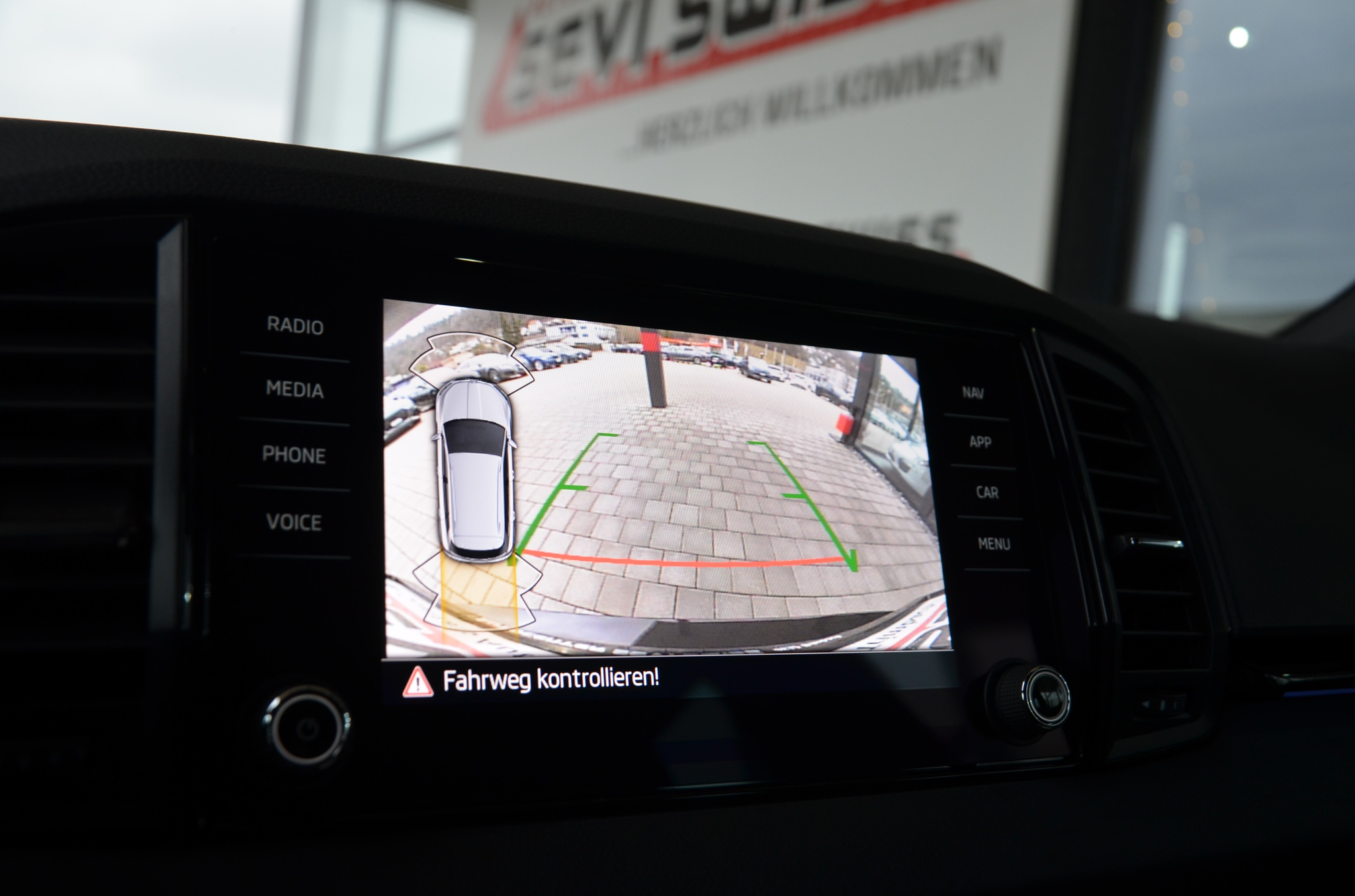 listing desktop thumbnail image 16