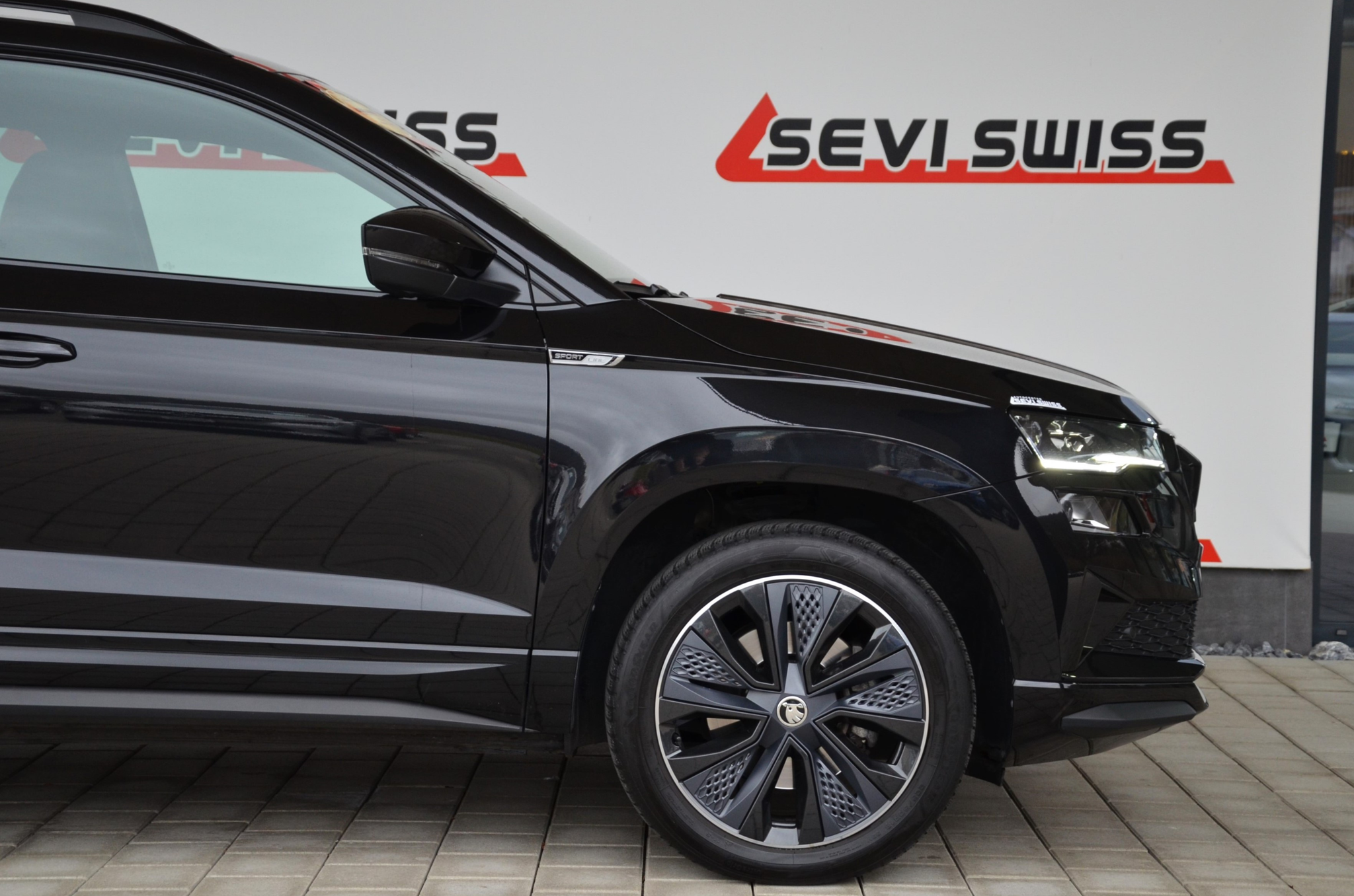 listing desktop thumbnail image 2