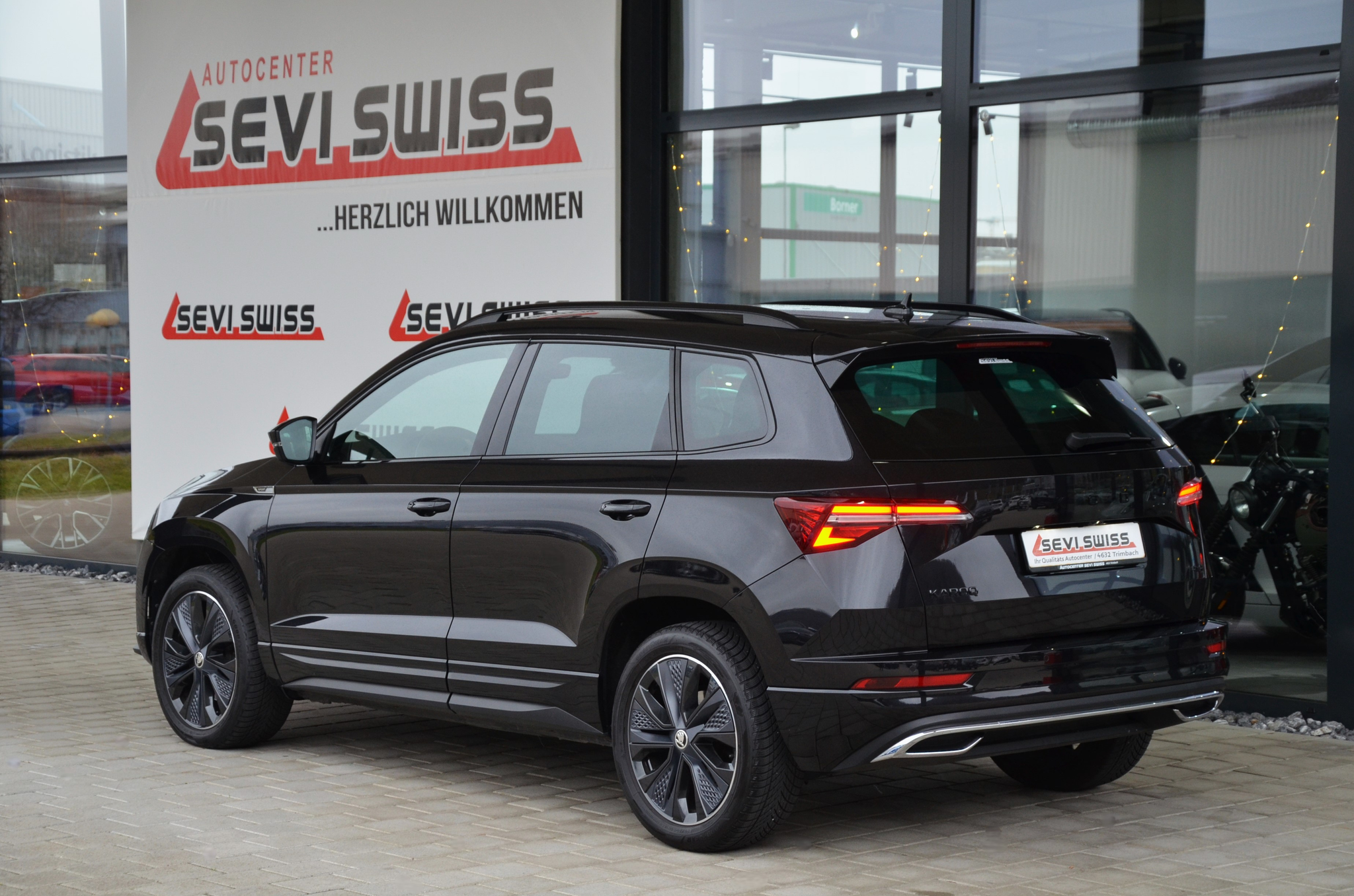 listing desktop thumbnail image 6