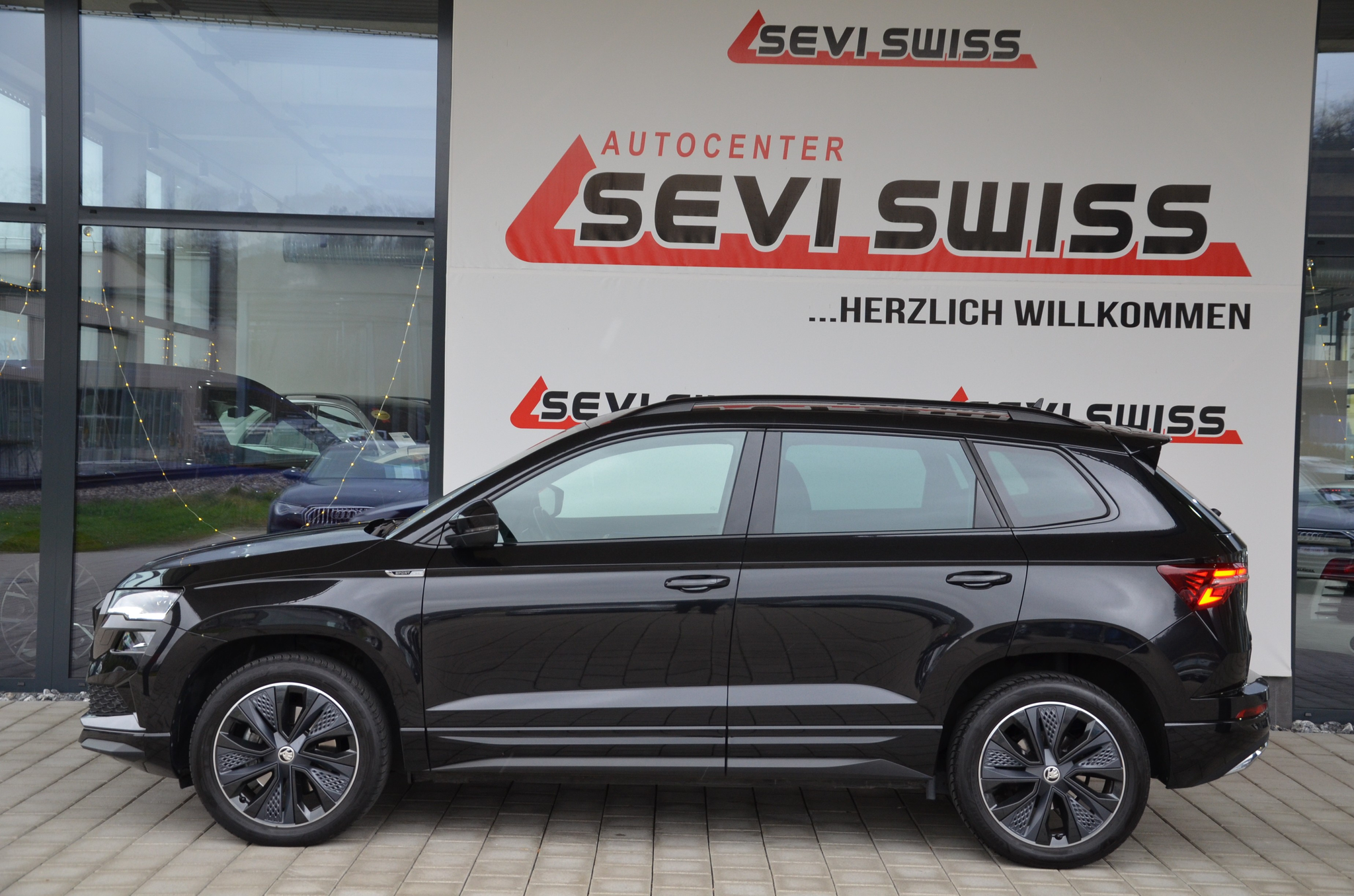 listing desktop thumbnail image 7