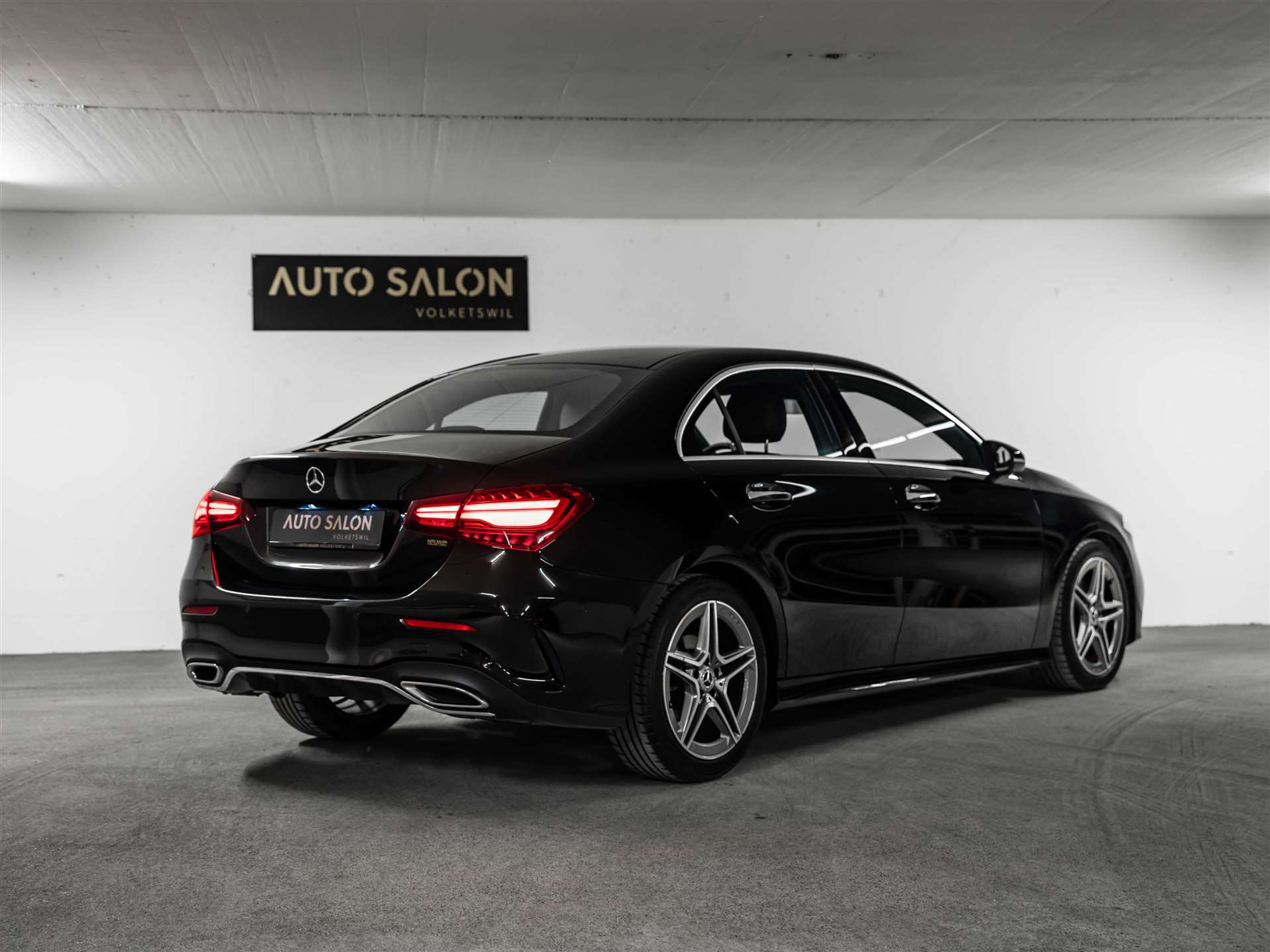 listing desktop thumbnail image 4