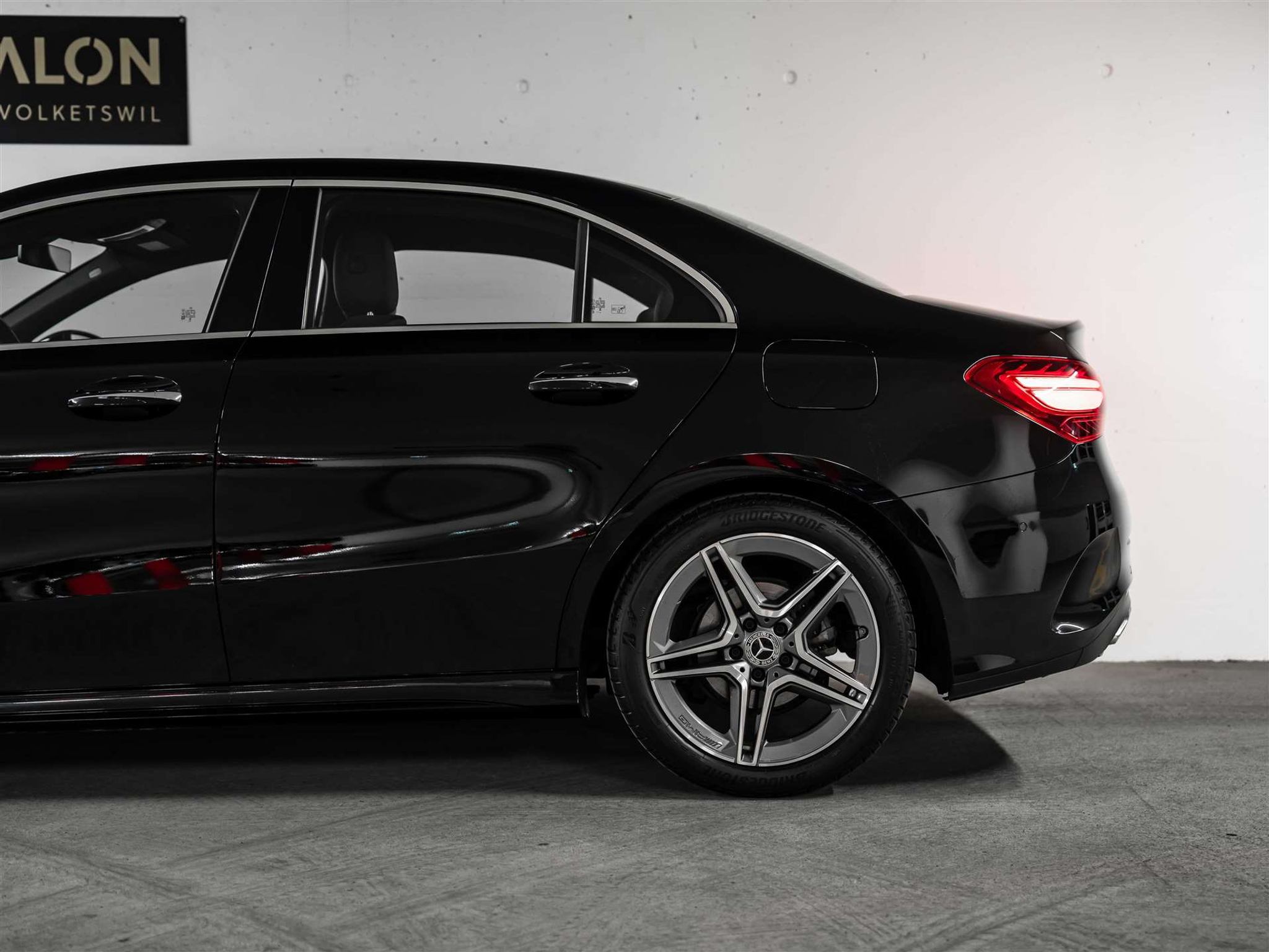 listing desktop thumbnail image 19