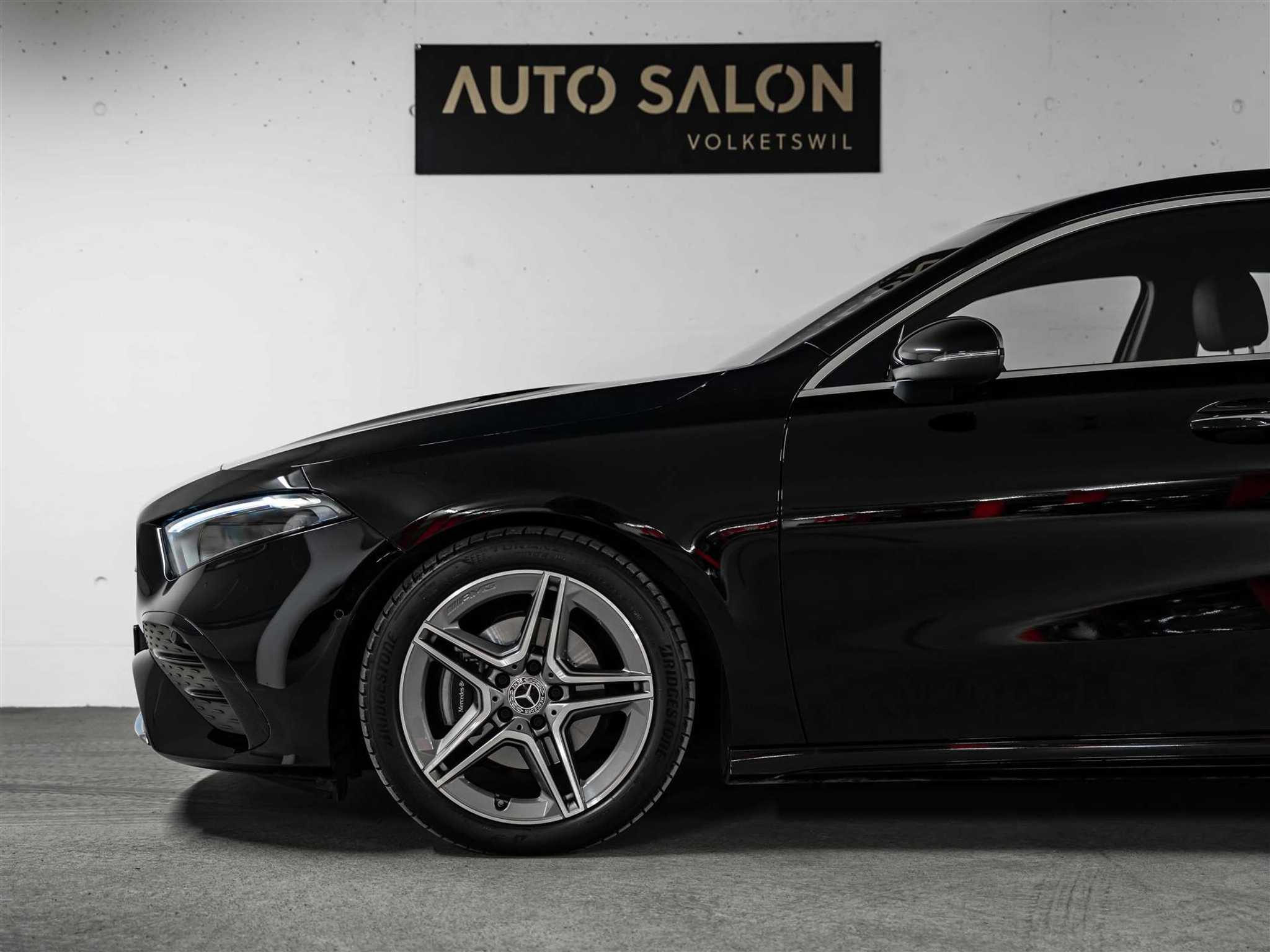 listing desktop thumbnail image 17