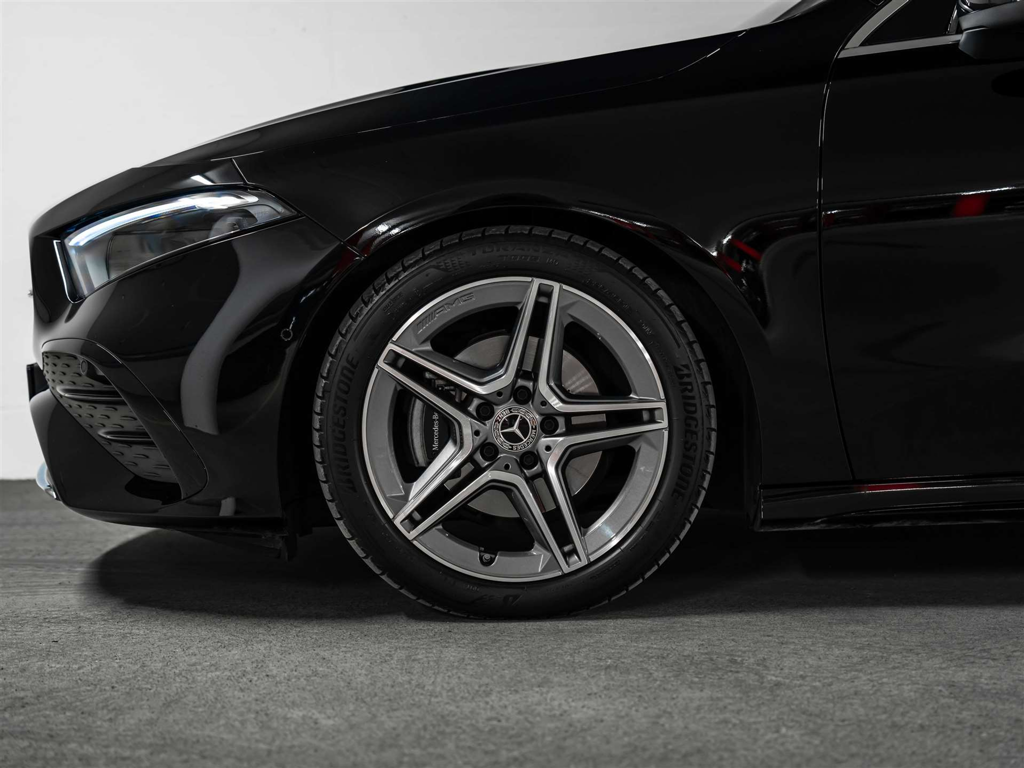 listing desktop thumbnail image 18