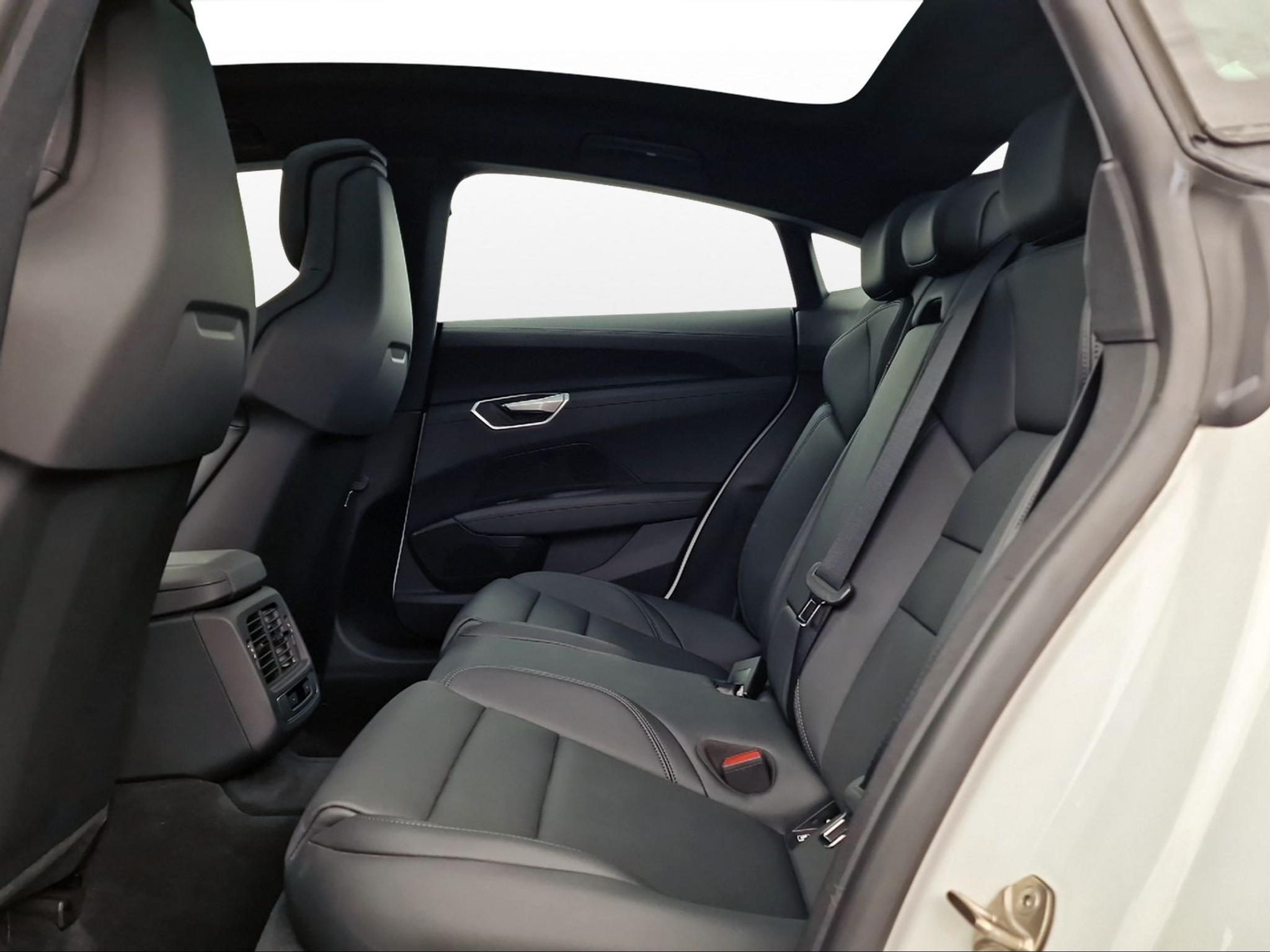 listing desktop thumbnail image 10