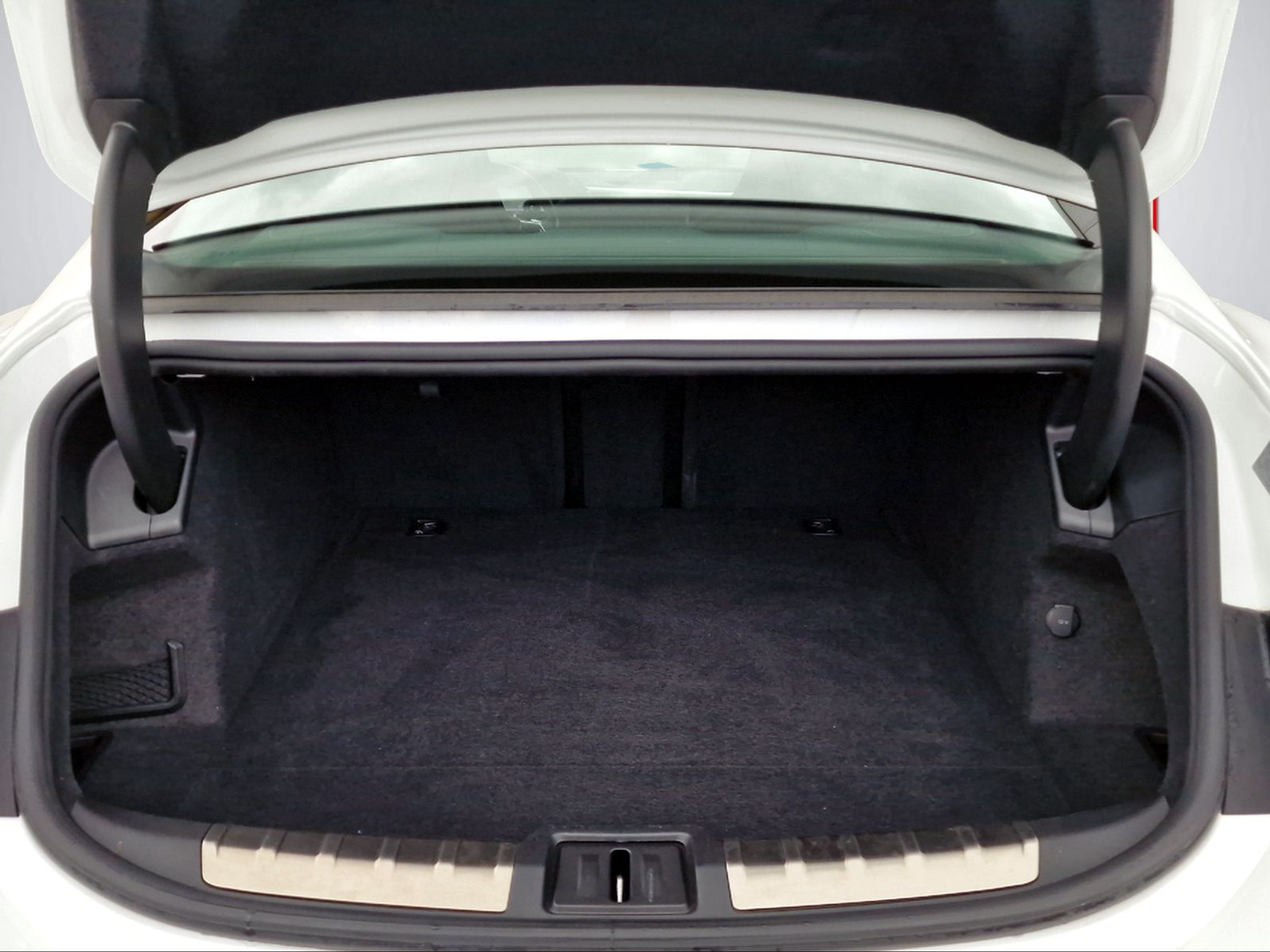 listing desktop thumbnail image 11