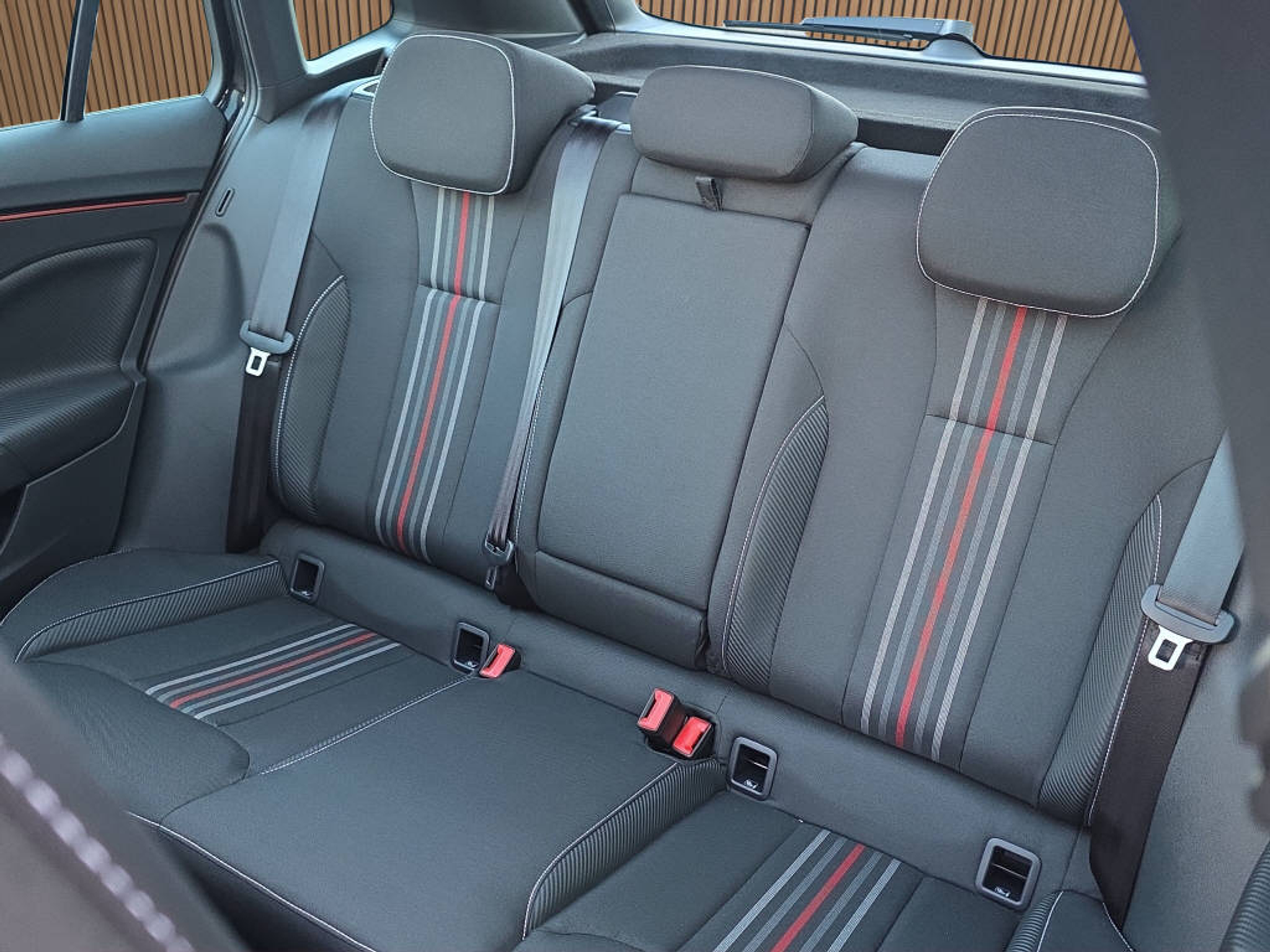 listing desktop thumbnail image 14