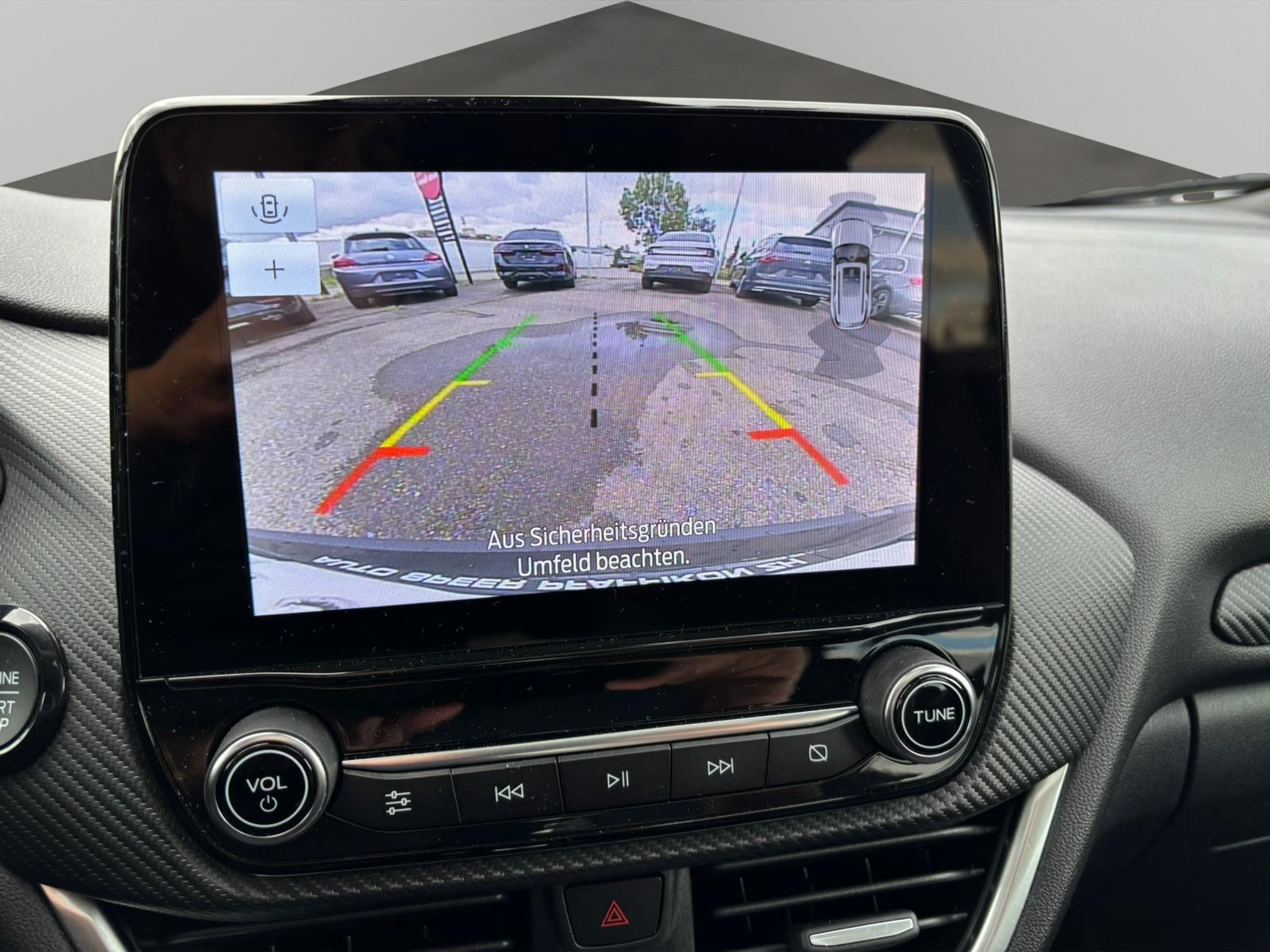 listing desktop thumbnail image 12