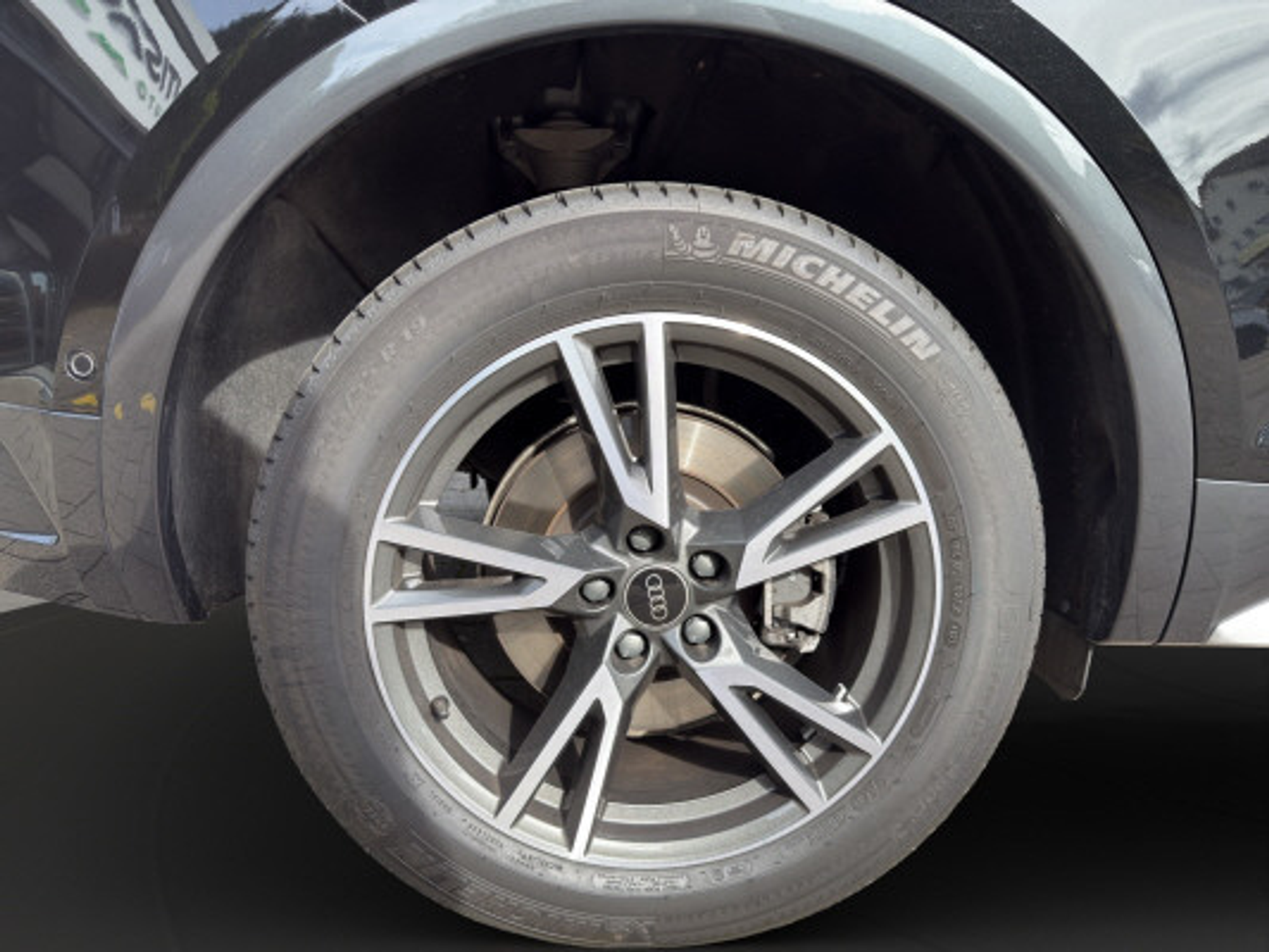 listing desktop thumbnail image 13