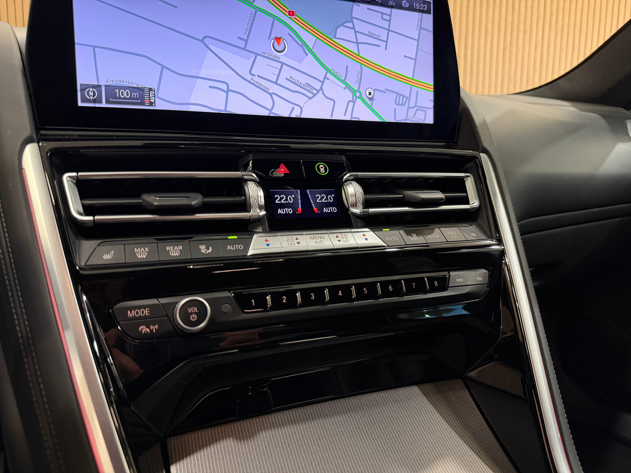 listing desktop thumbnail image 12