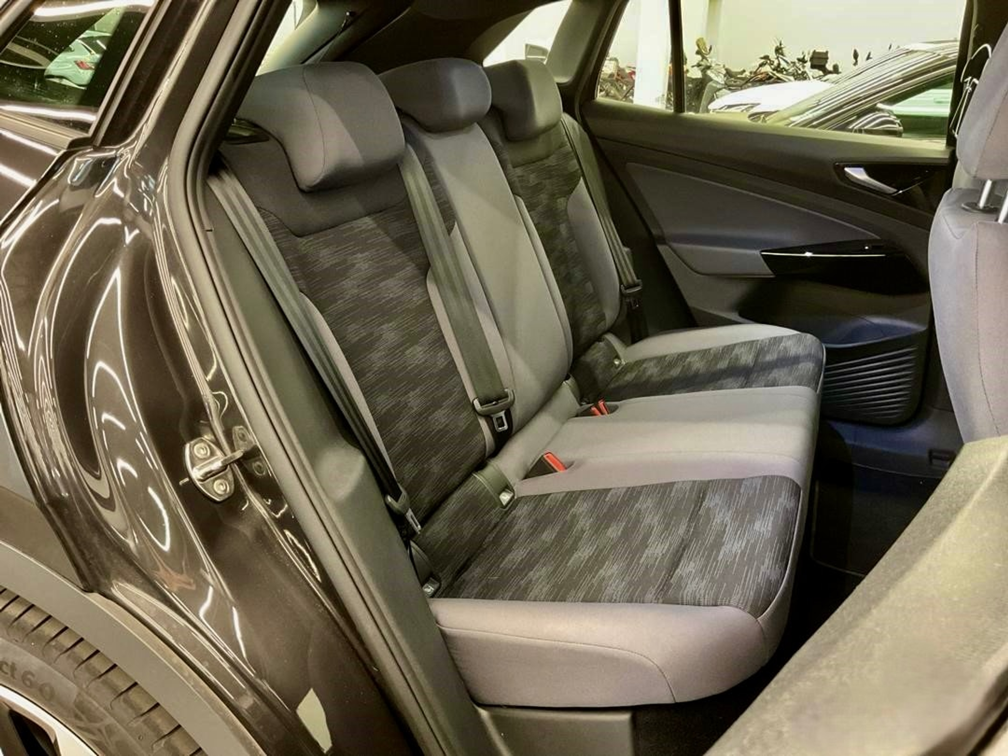 listing desktop thumbnail image 7