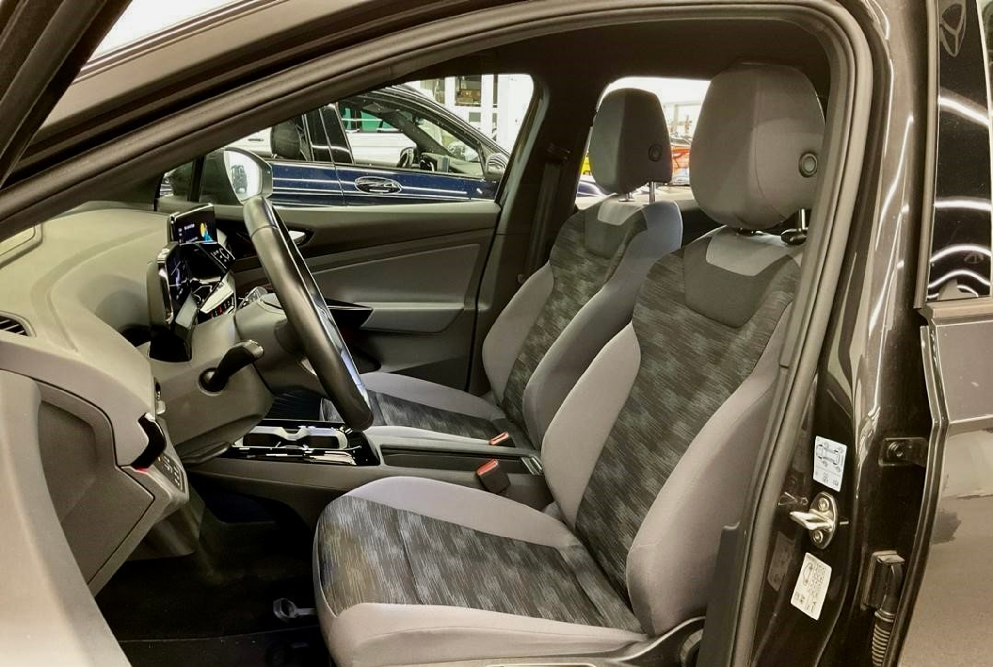 listing desktop thumbnail image 5