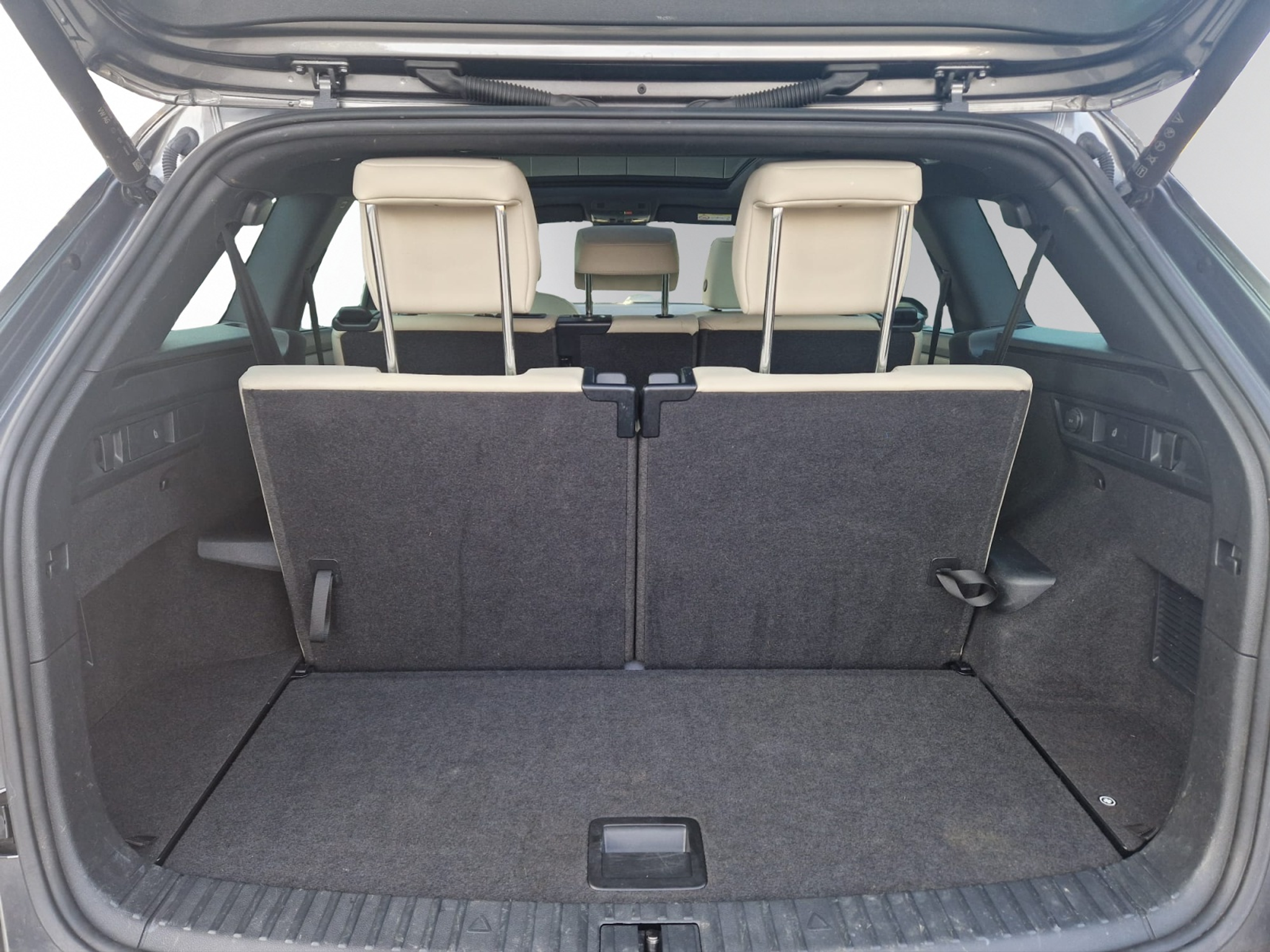 listing desktop thumbnail image 6