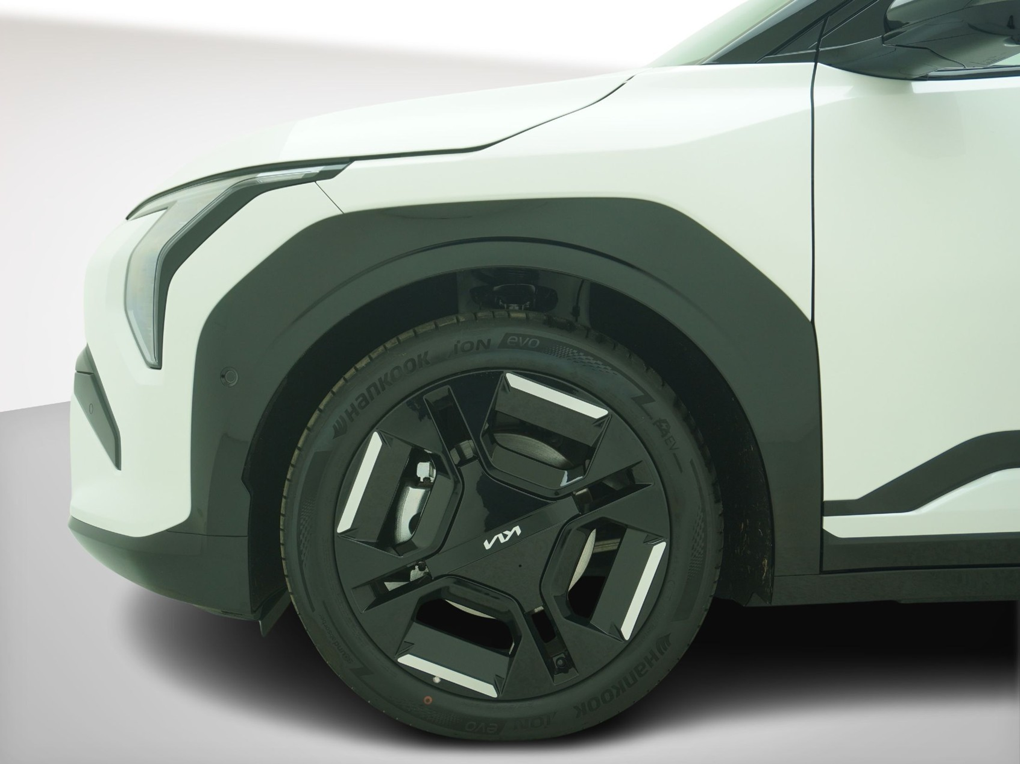 listing desktop thumbnail image 9