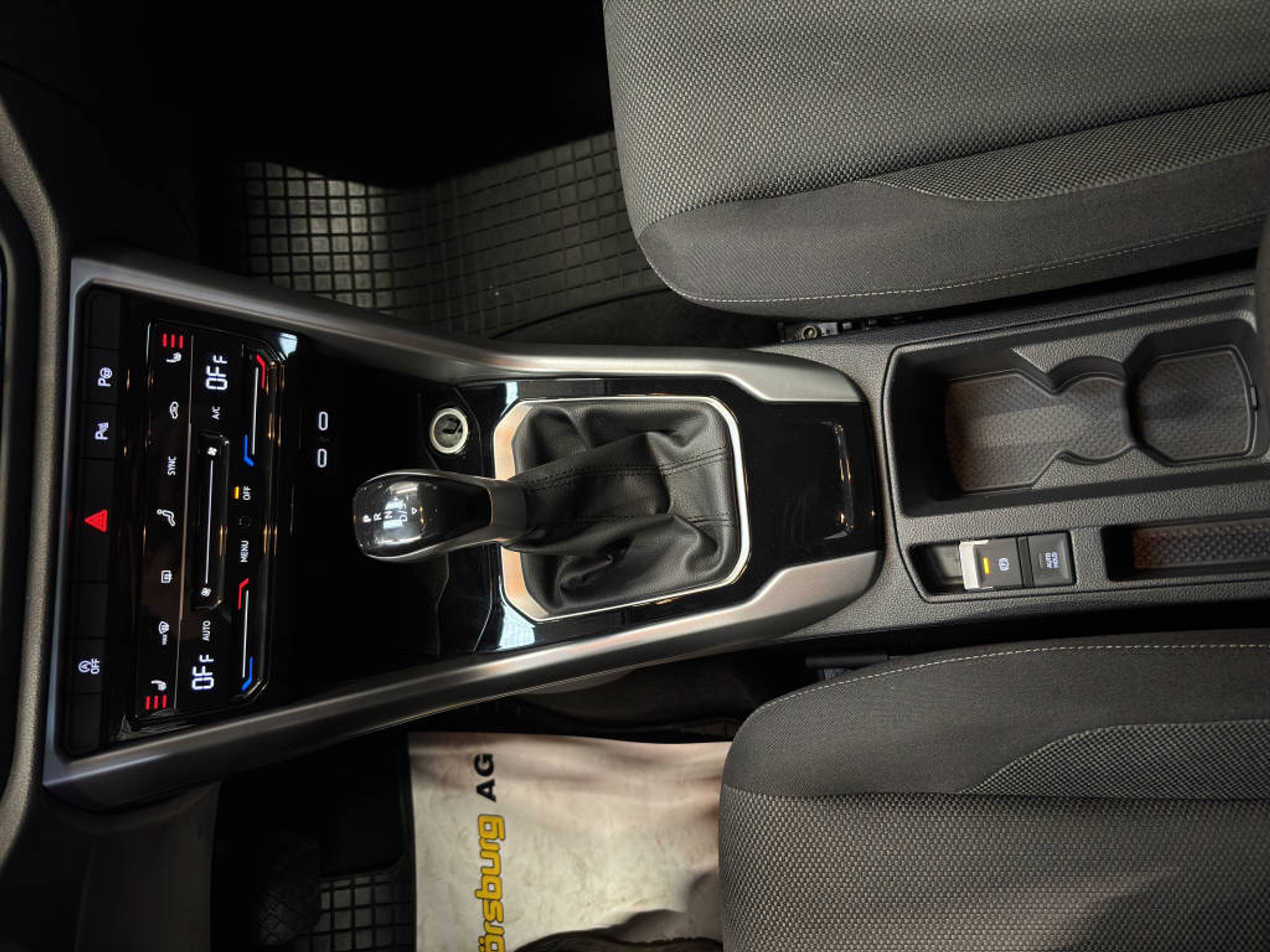 listing desktop thumbnail image 12