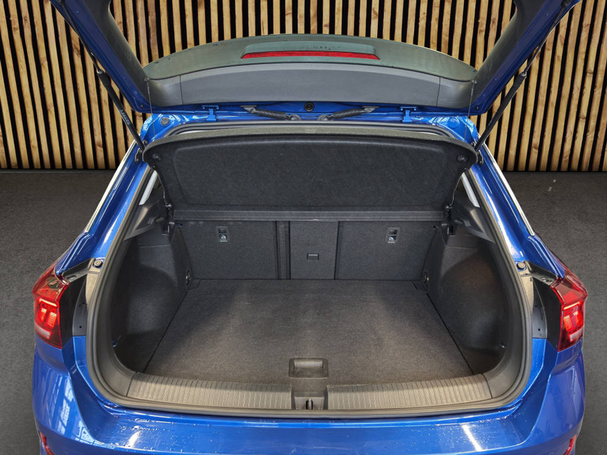 listing desktop thumbnail image 14