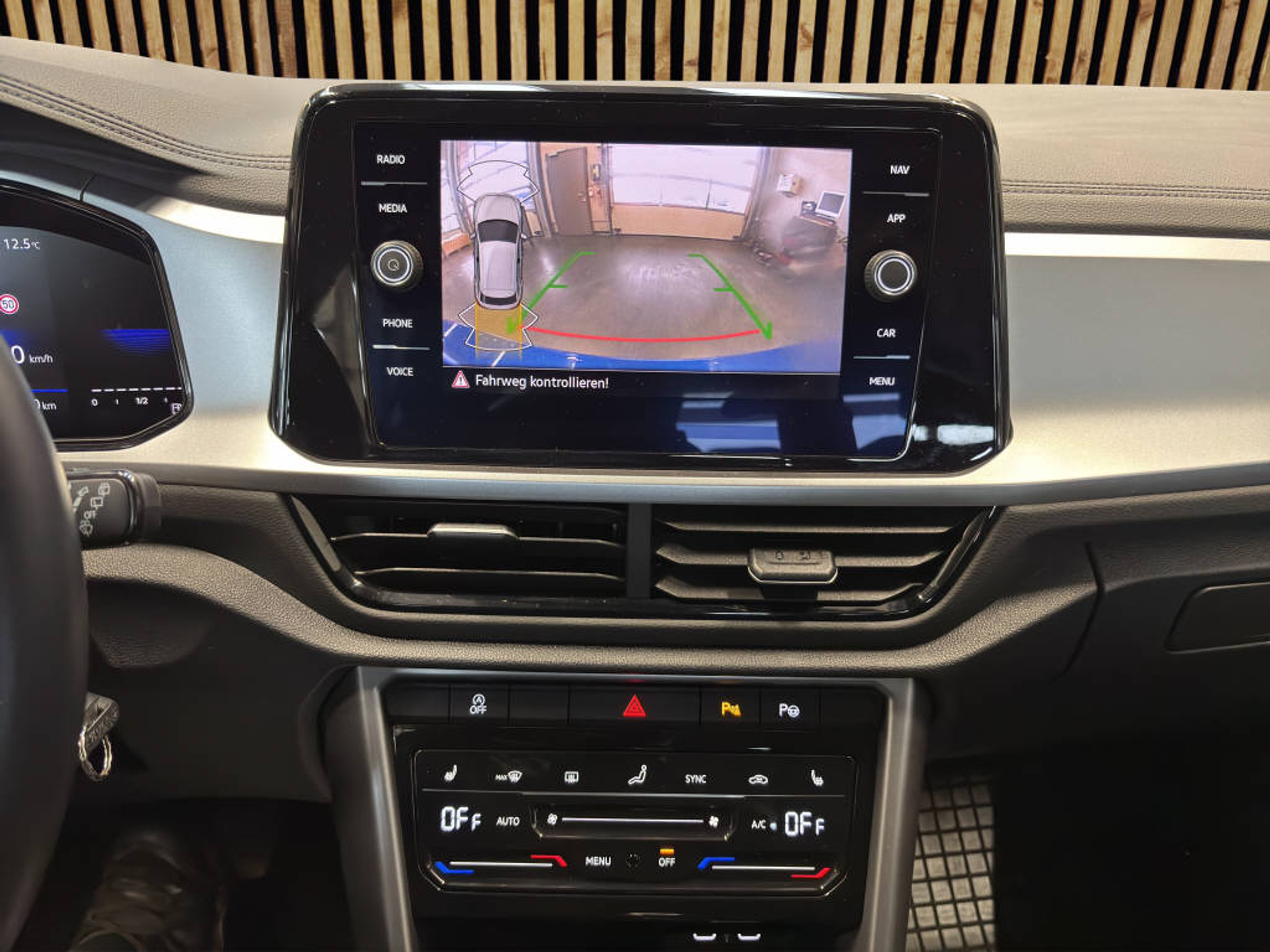 listing desktop thumbnail image 10