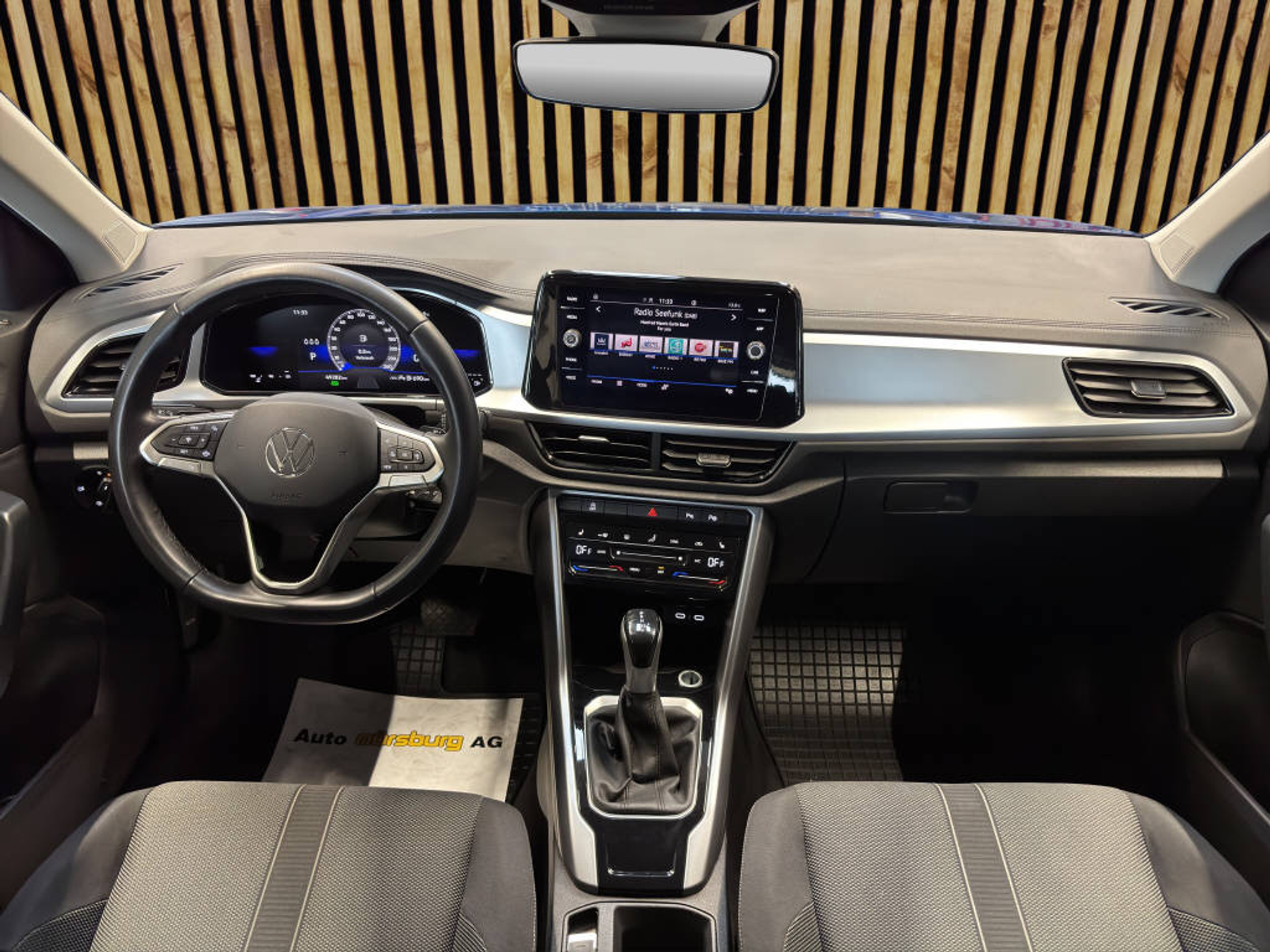 listing desktop thumbnail image 6