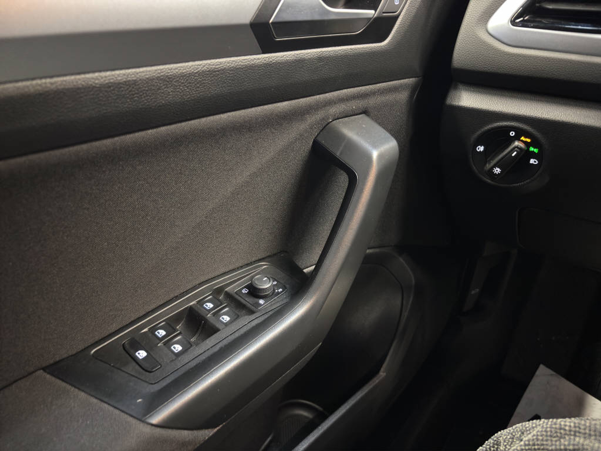 listing desktop thumbnail image 13