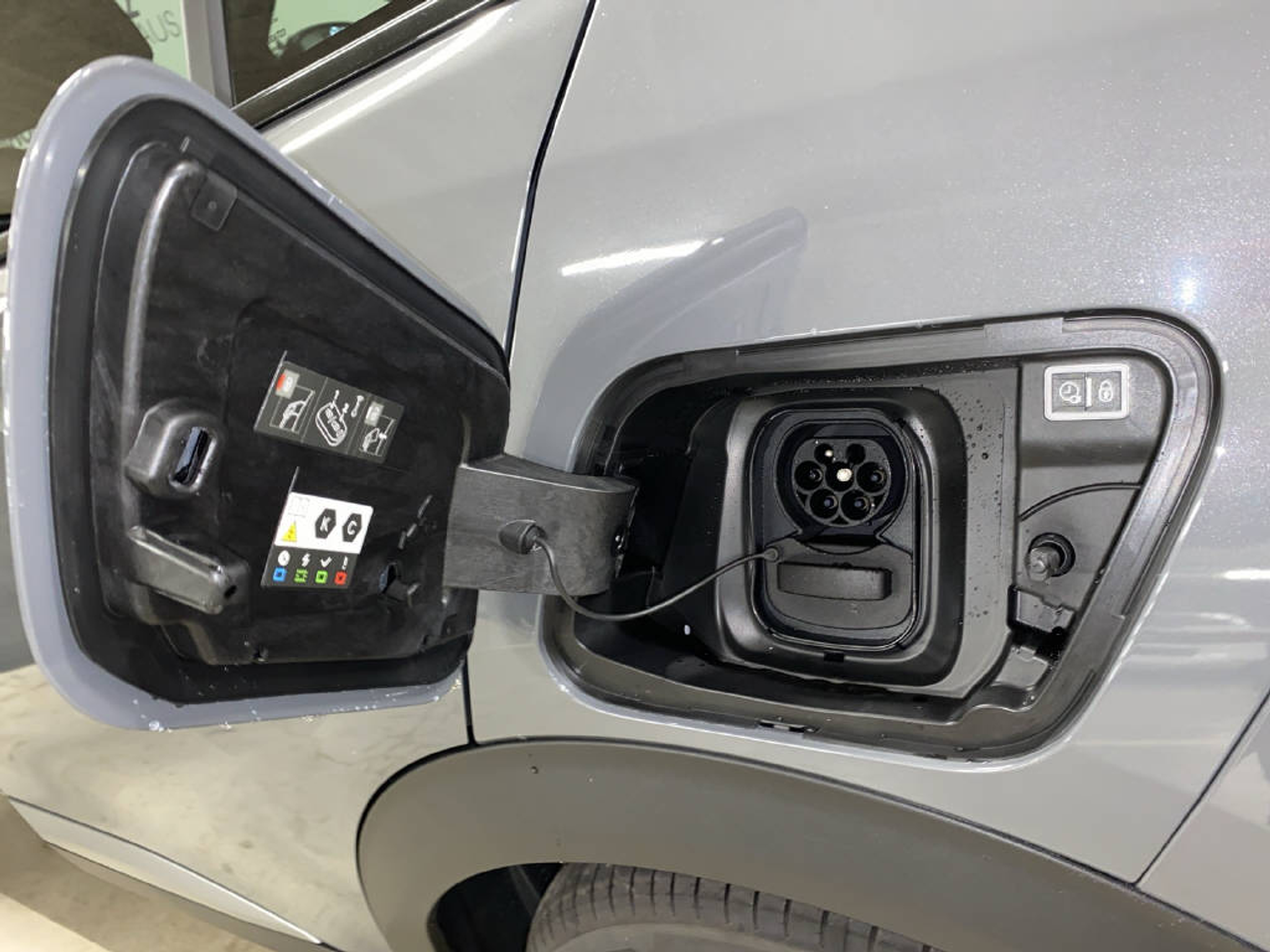 listing desktop thumbnail image 17