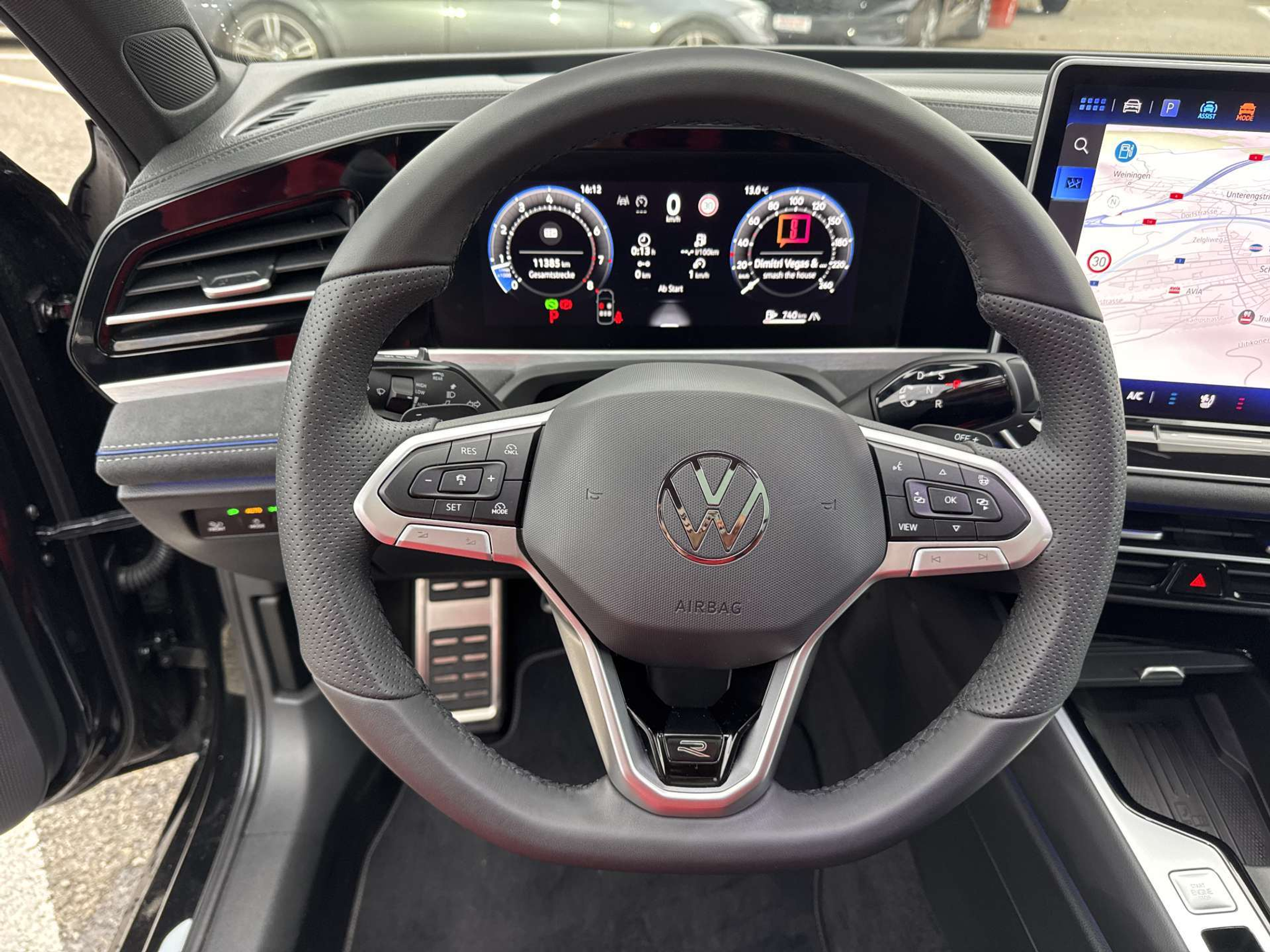 listing desktop thumbnail image 15