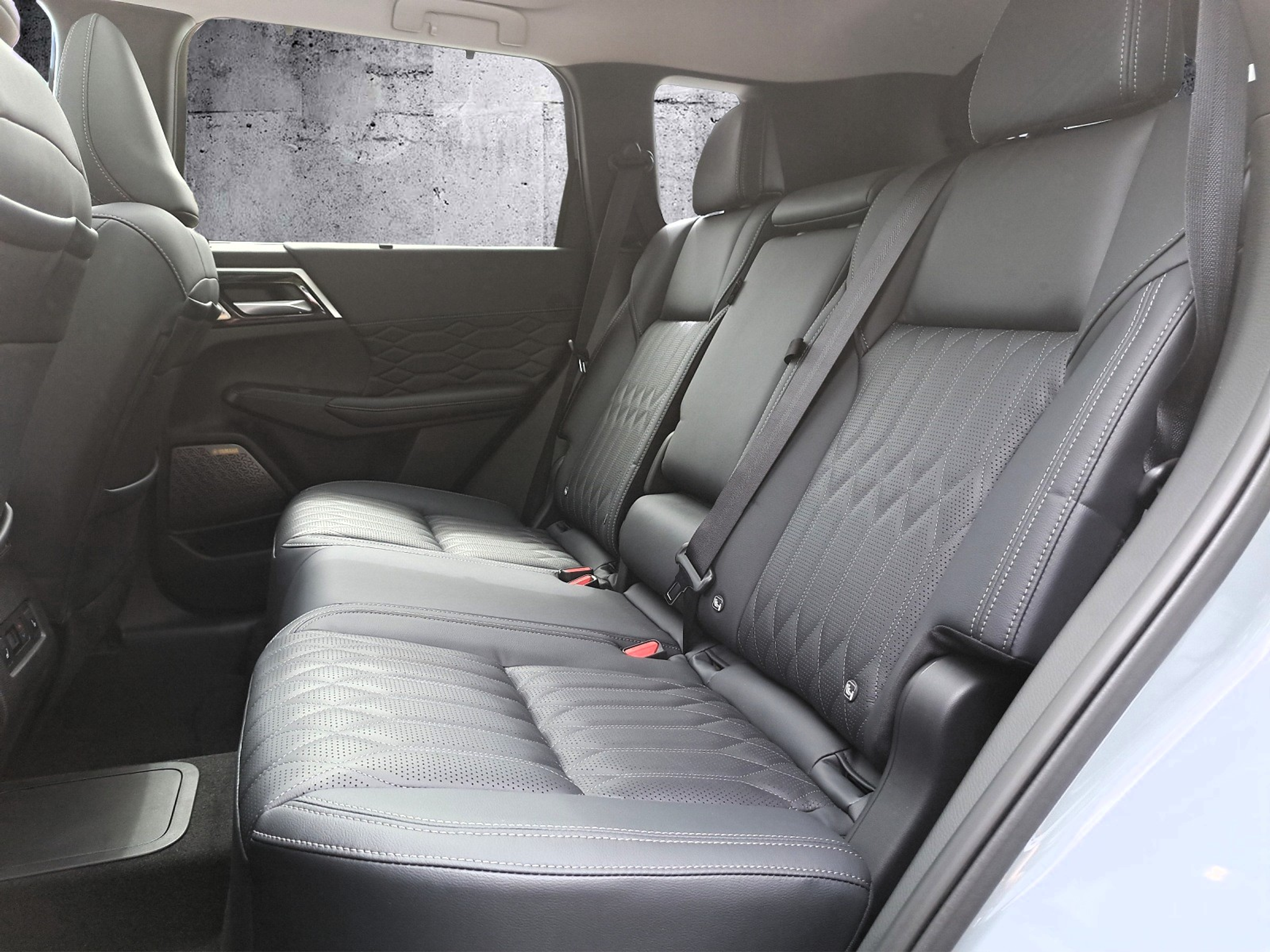 listing desktop thumbnail image 14