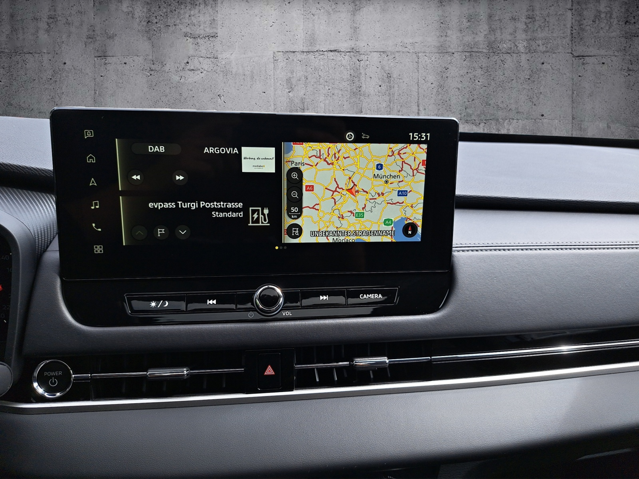 listing desktop thumbnail image 12