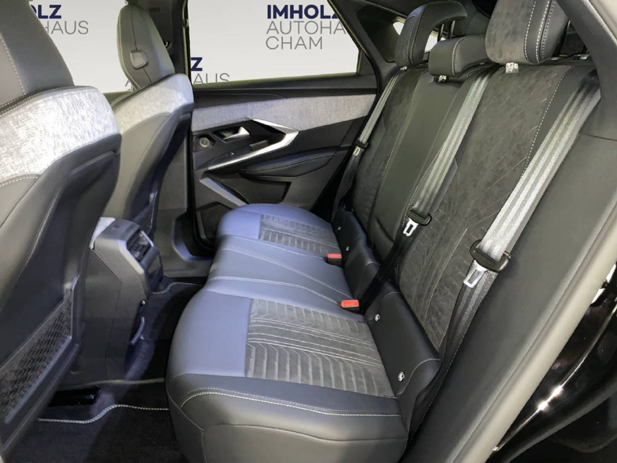 listing desktop thumbnail image 12