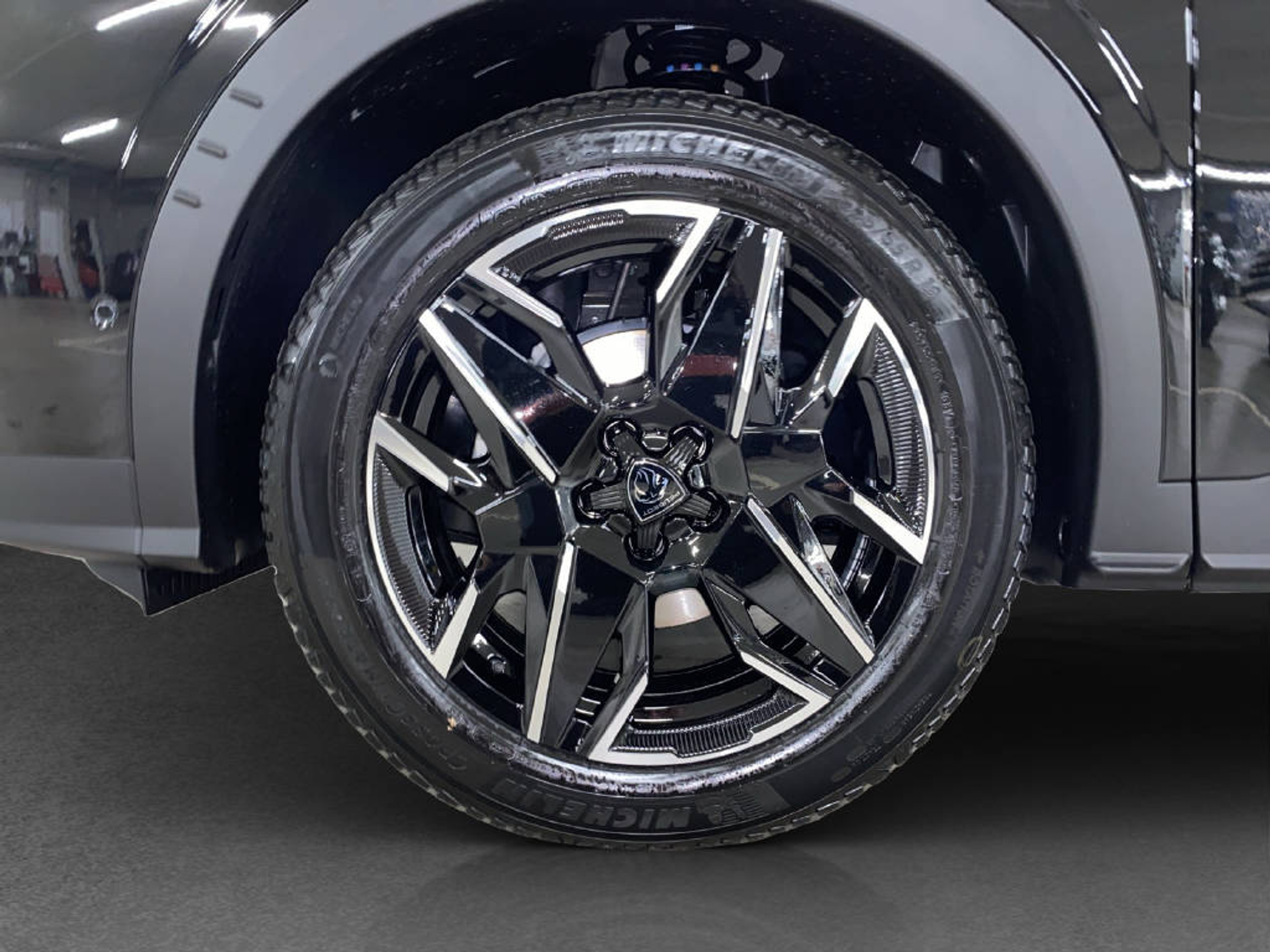 listing desktop thumbnail image 14