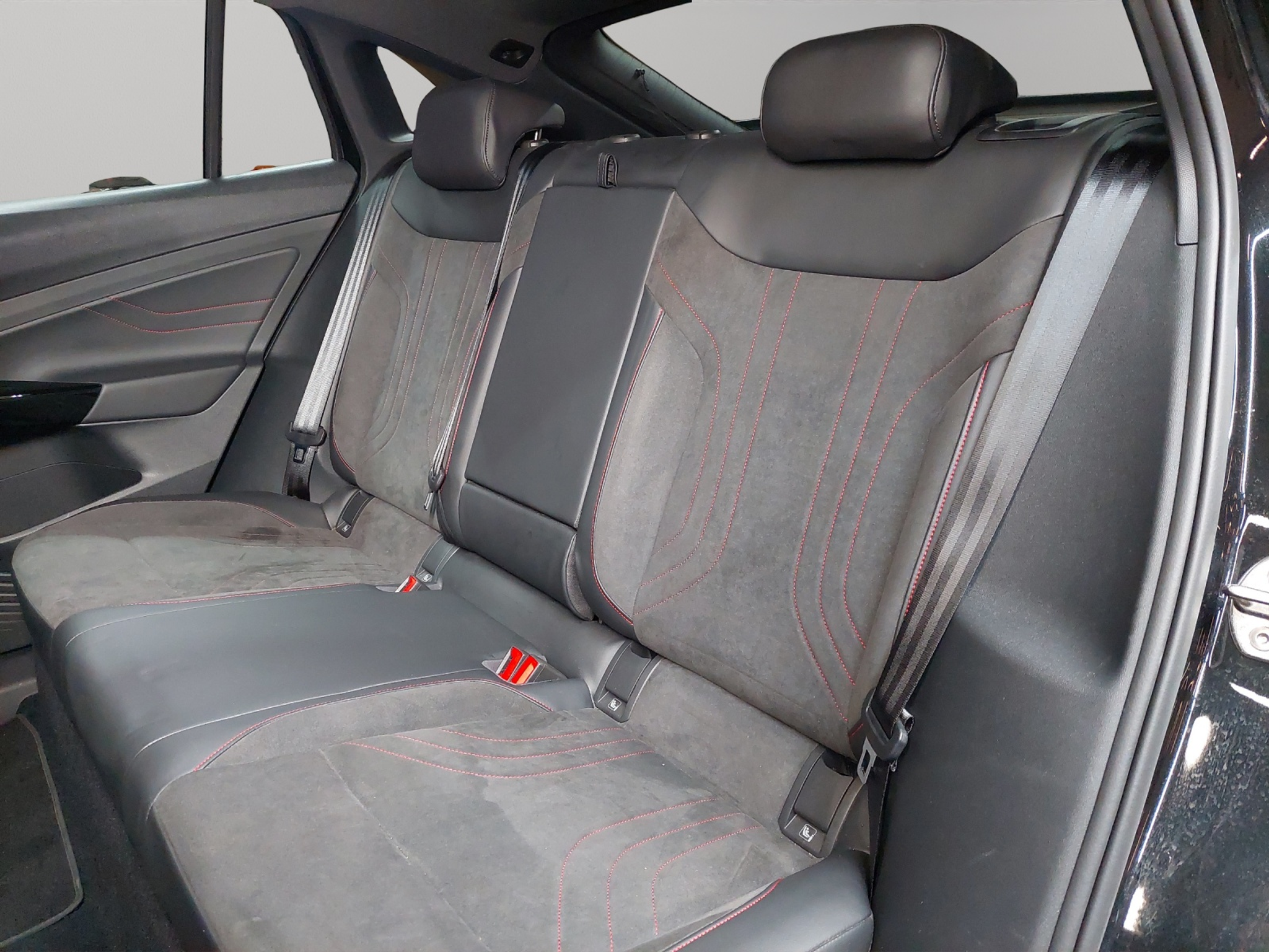 listing desktop thumbnail image 7