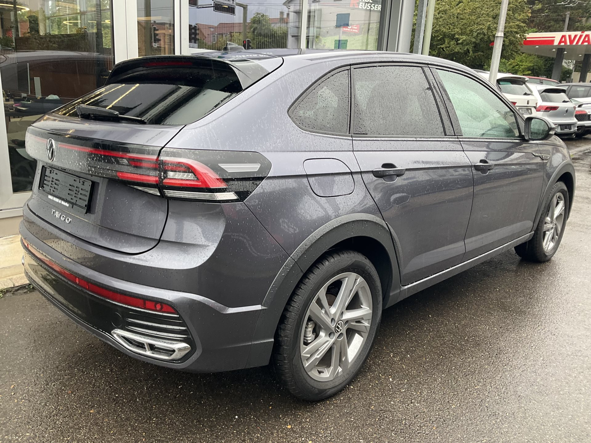 listing desktop thumbnail image 3