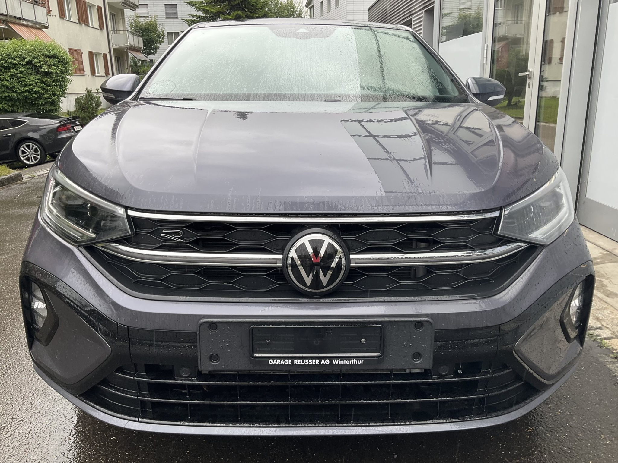 listing desktop thumbnail image 1