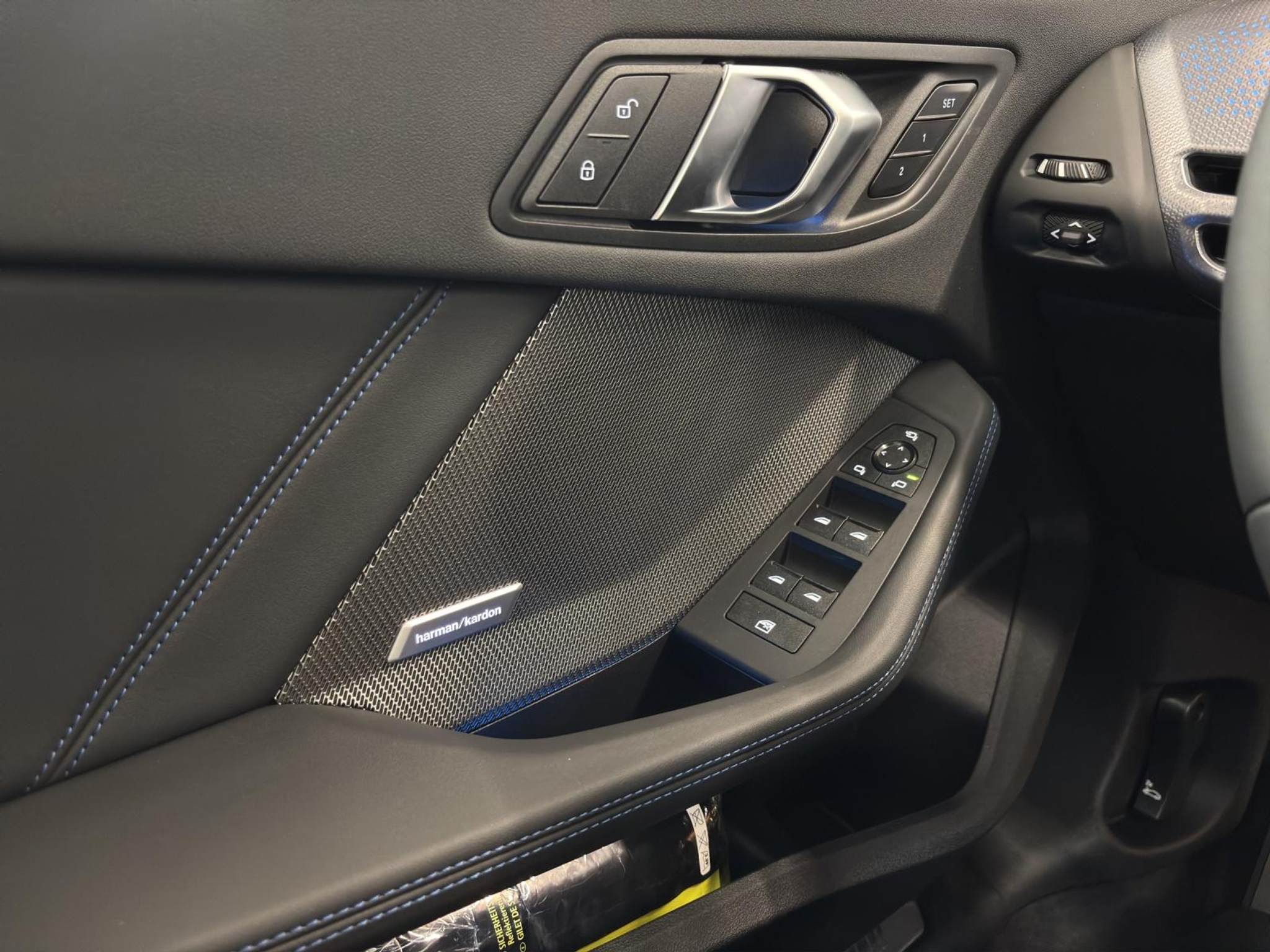 listing desktop thumbnail image 16