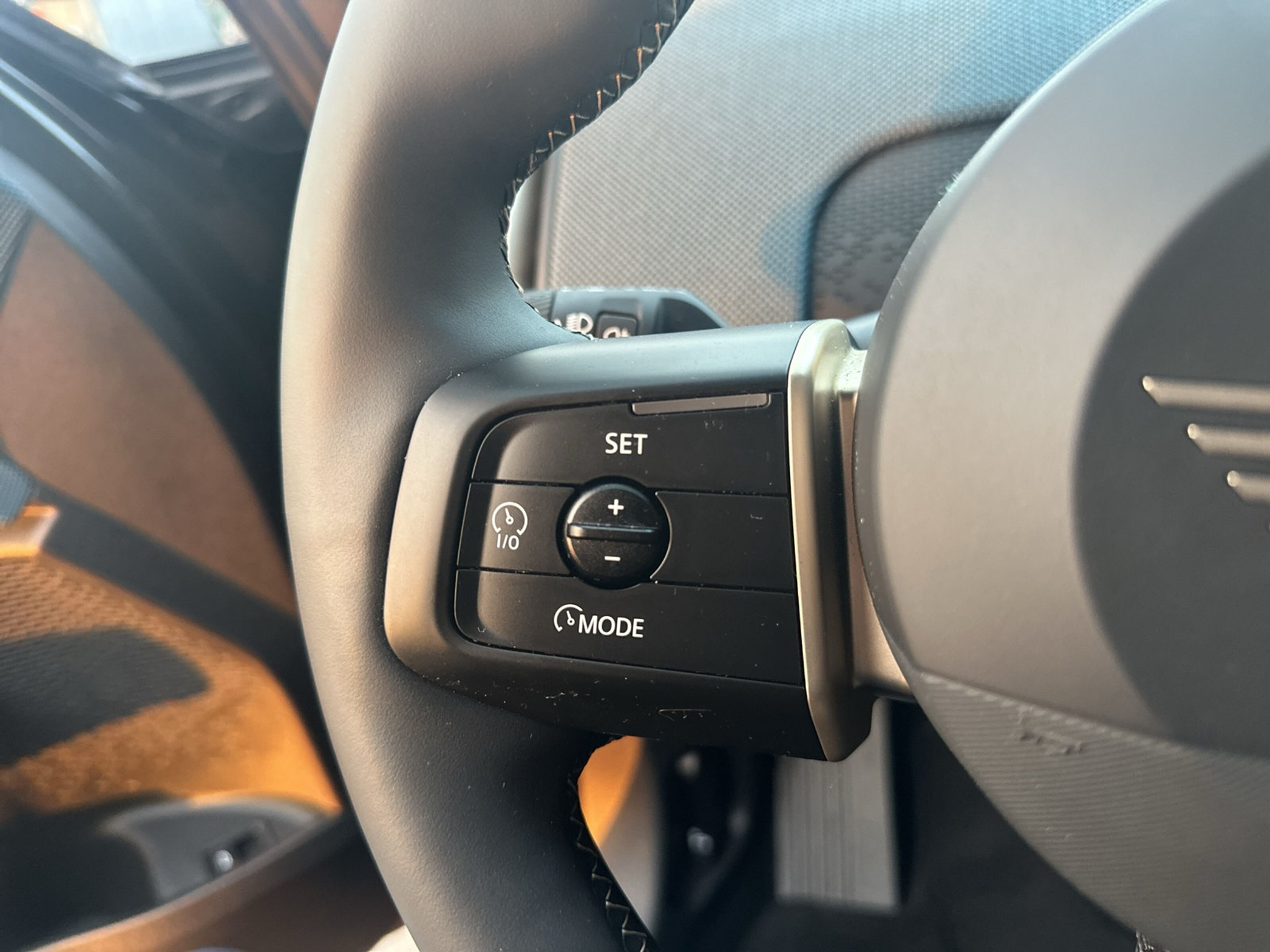 listing desktop thumbnail image 14