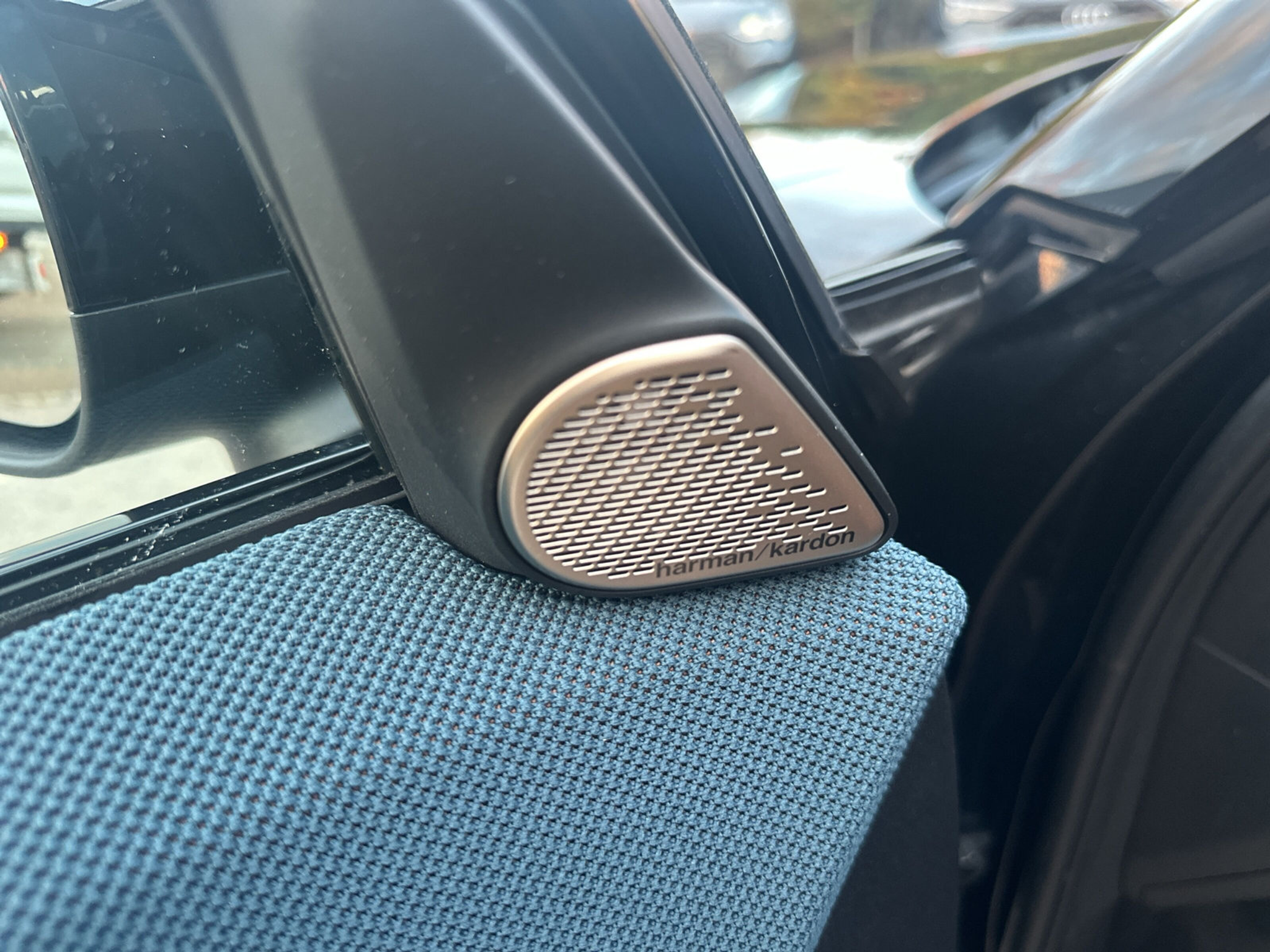 listing desktop thumbnail image 19