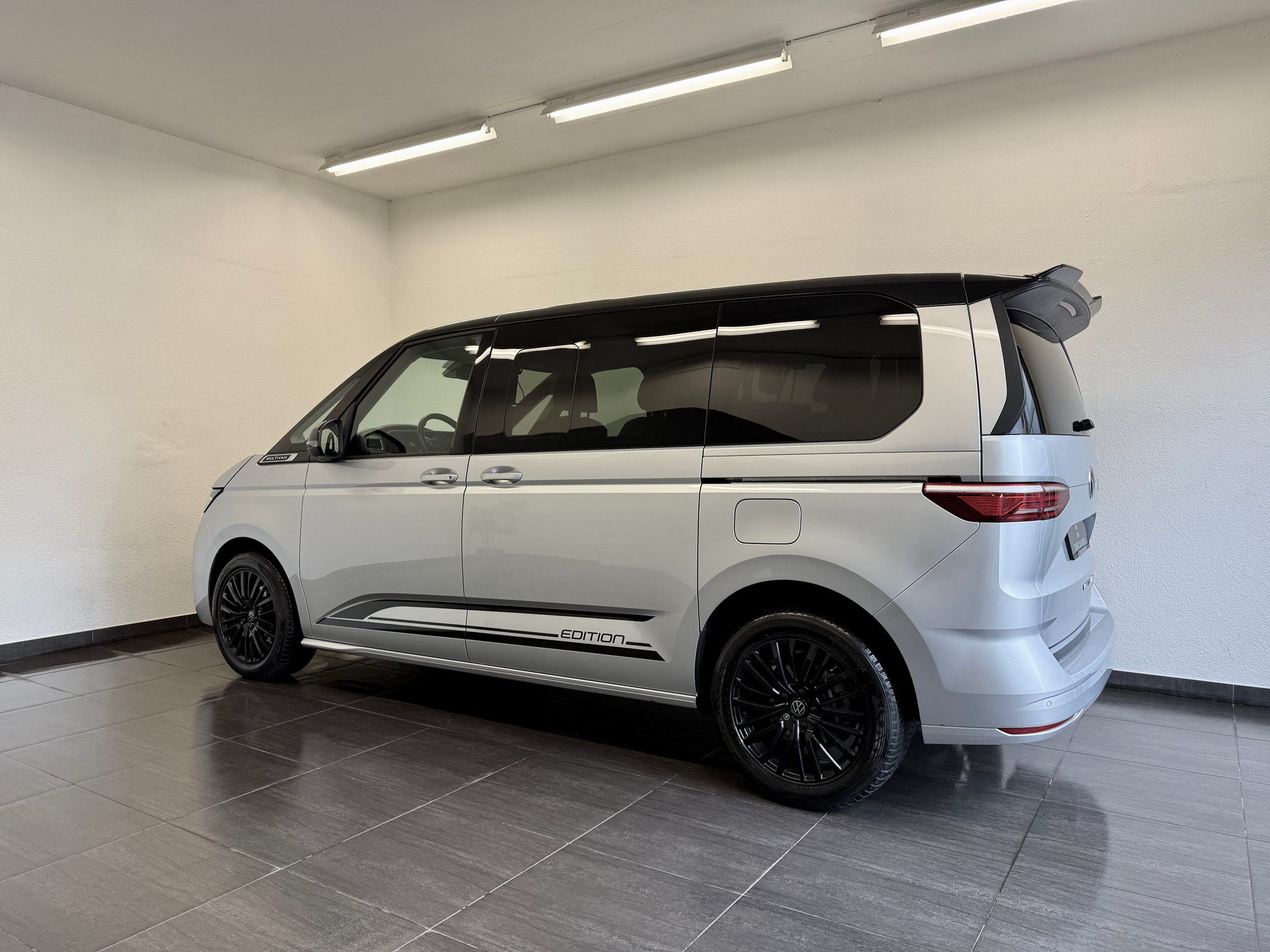 listing desktop thumbnail image 7